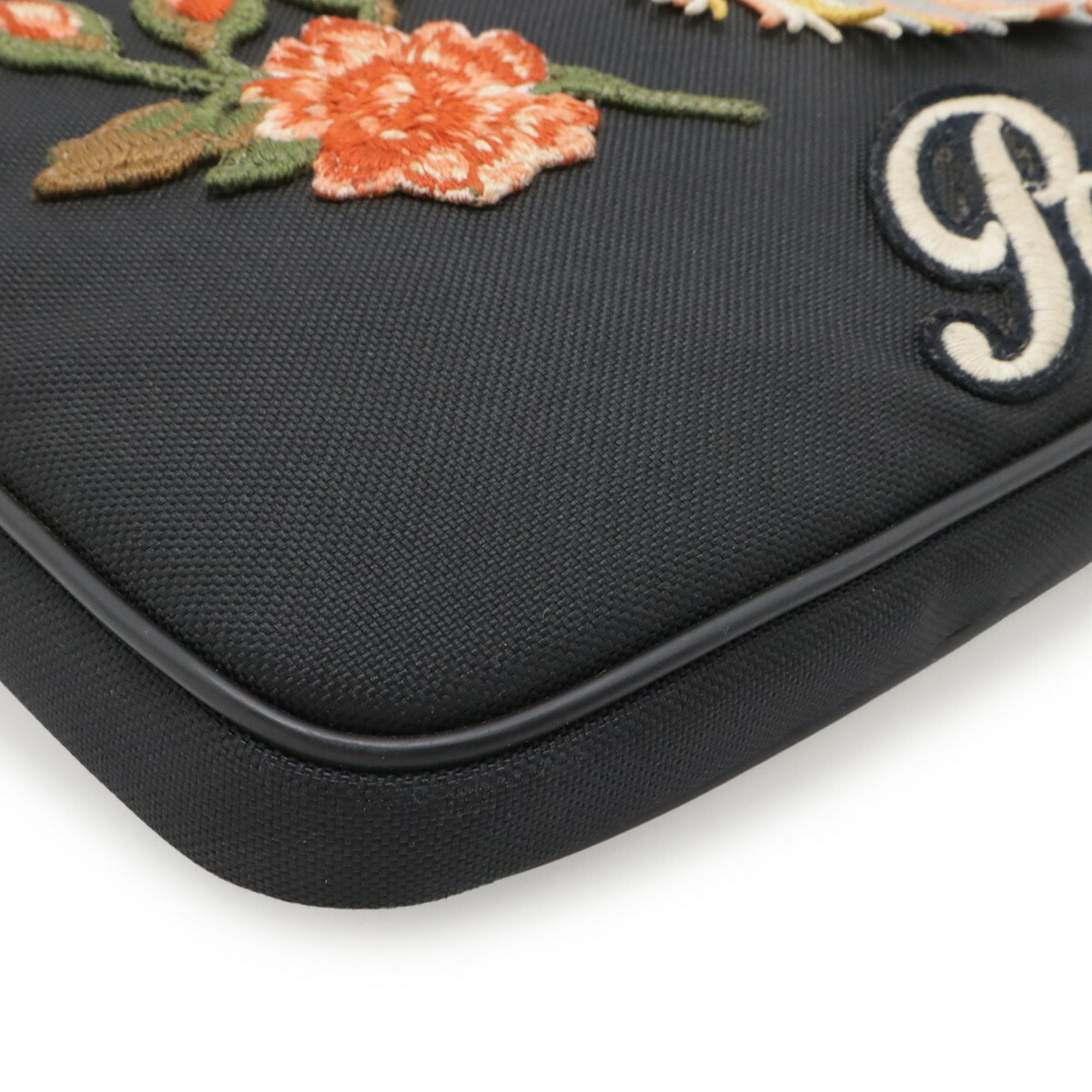 Gucci Black Multi-Color Nylon Canvas Clutch Bag (Pre-Owned)