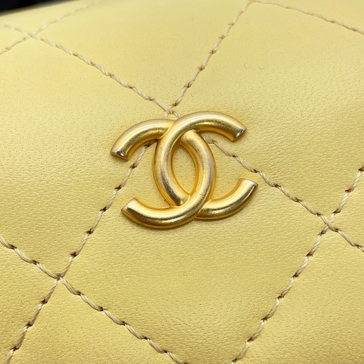 Chanel Yellow Leather Handbag Shoulder Bag (Pre-Owned)
