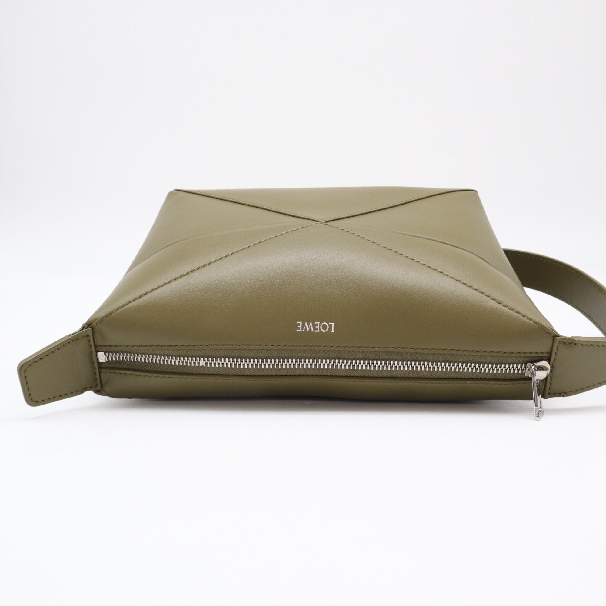 Loewe Puzzle Khaki Leather Clutch Bag (Pre-Owned)