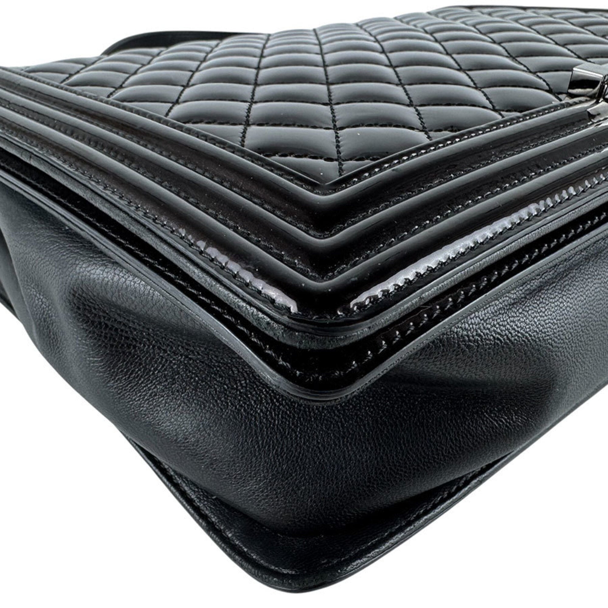 Chanel Black Patent Leather Shoulder Bag (Pre-Owned)