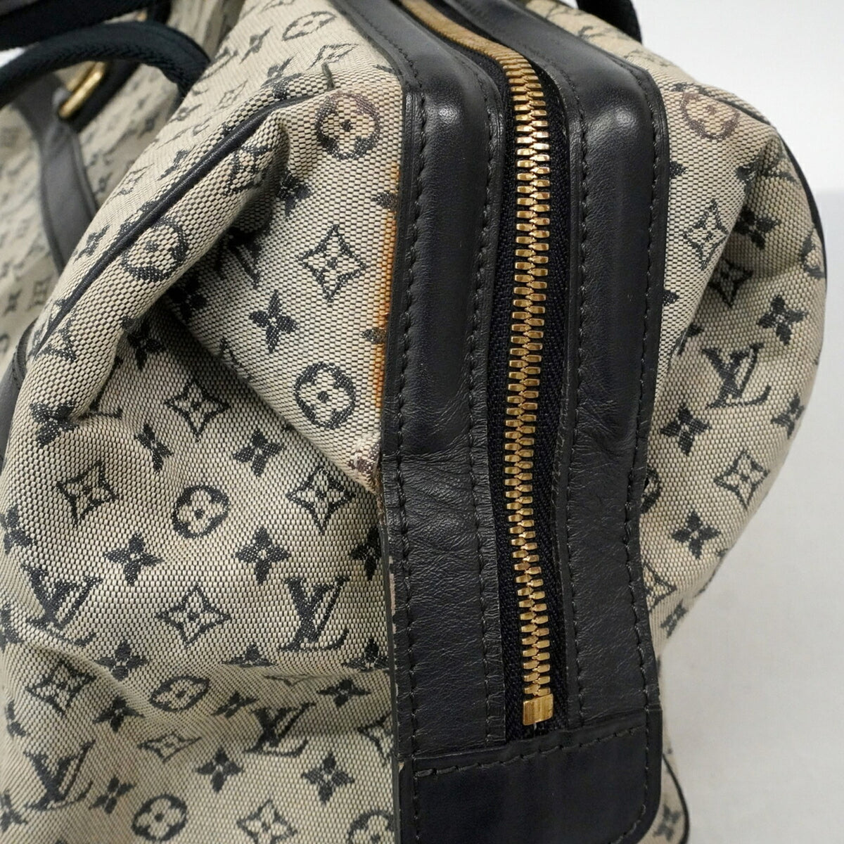 Louis Vuitton Blue Handbag (Pre-Owned)