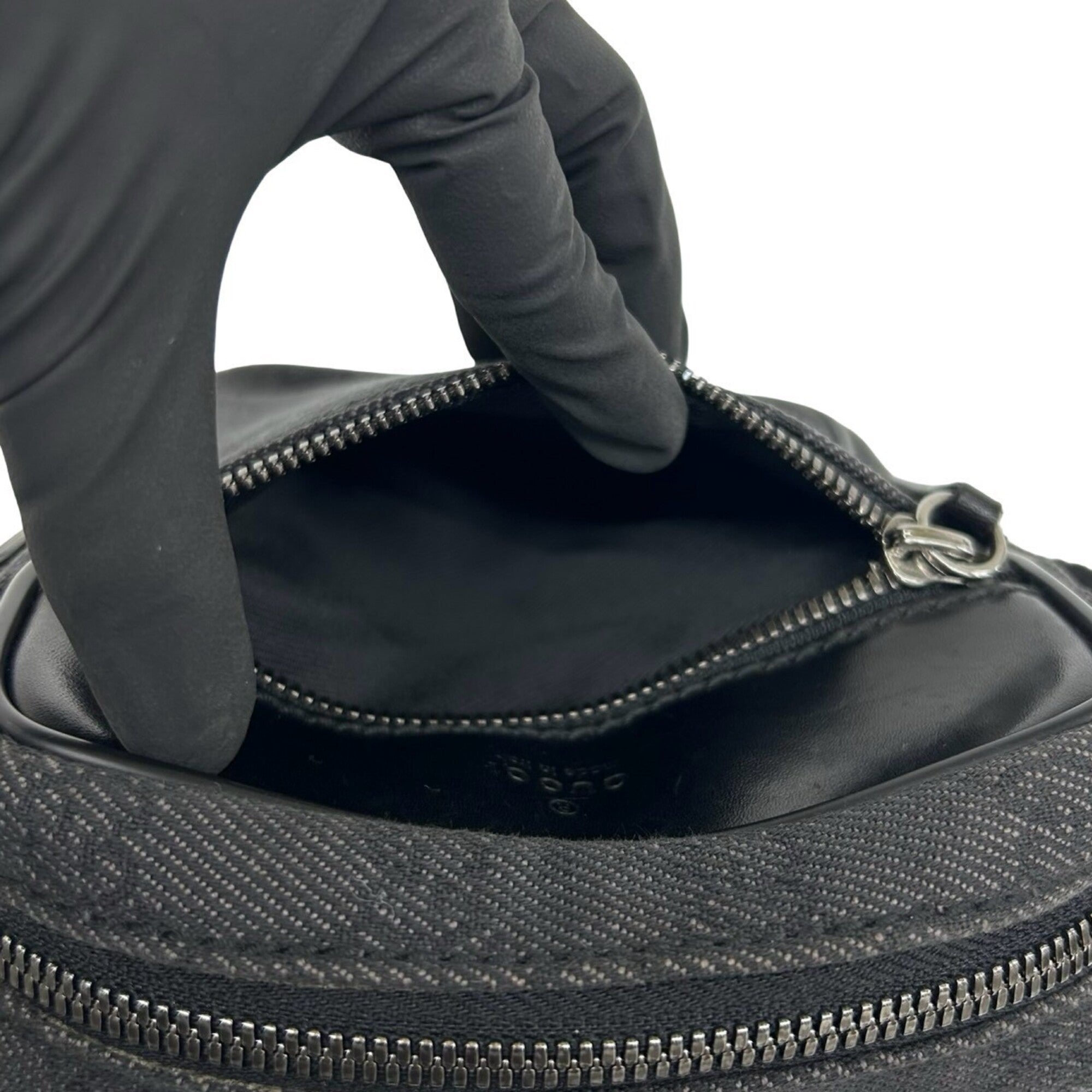 Gucci Black Canvas Leather Pochette Shoulder Bag (Pre-Owned)
