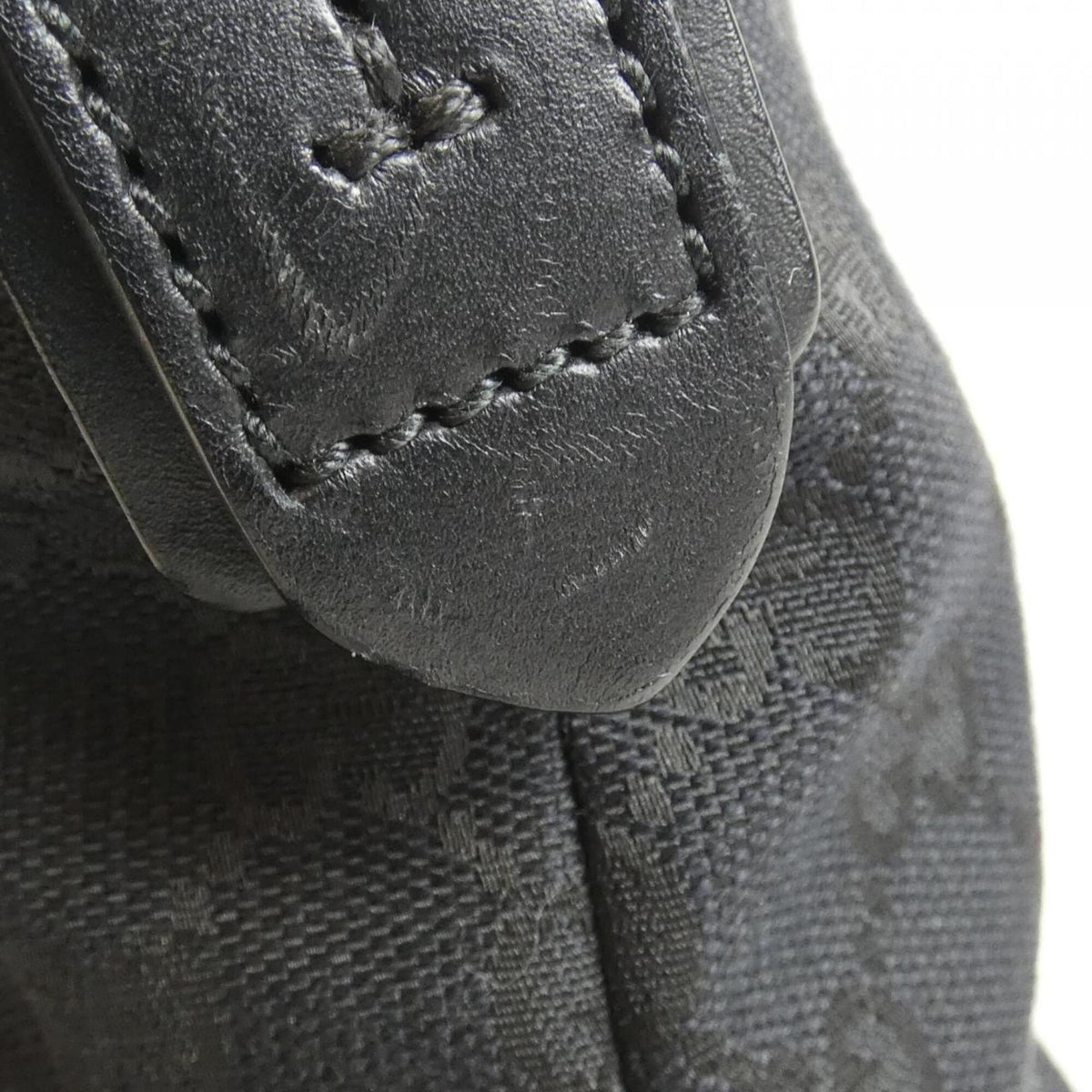 Gucci Black Gg Canvas Shoulder Bag (Pre-Owned)