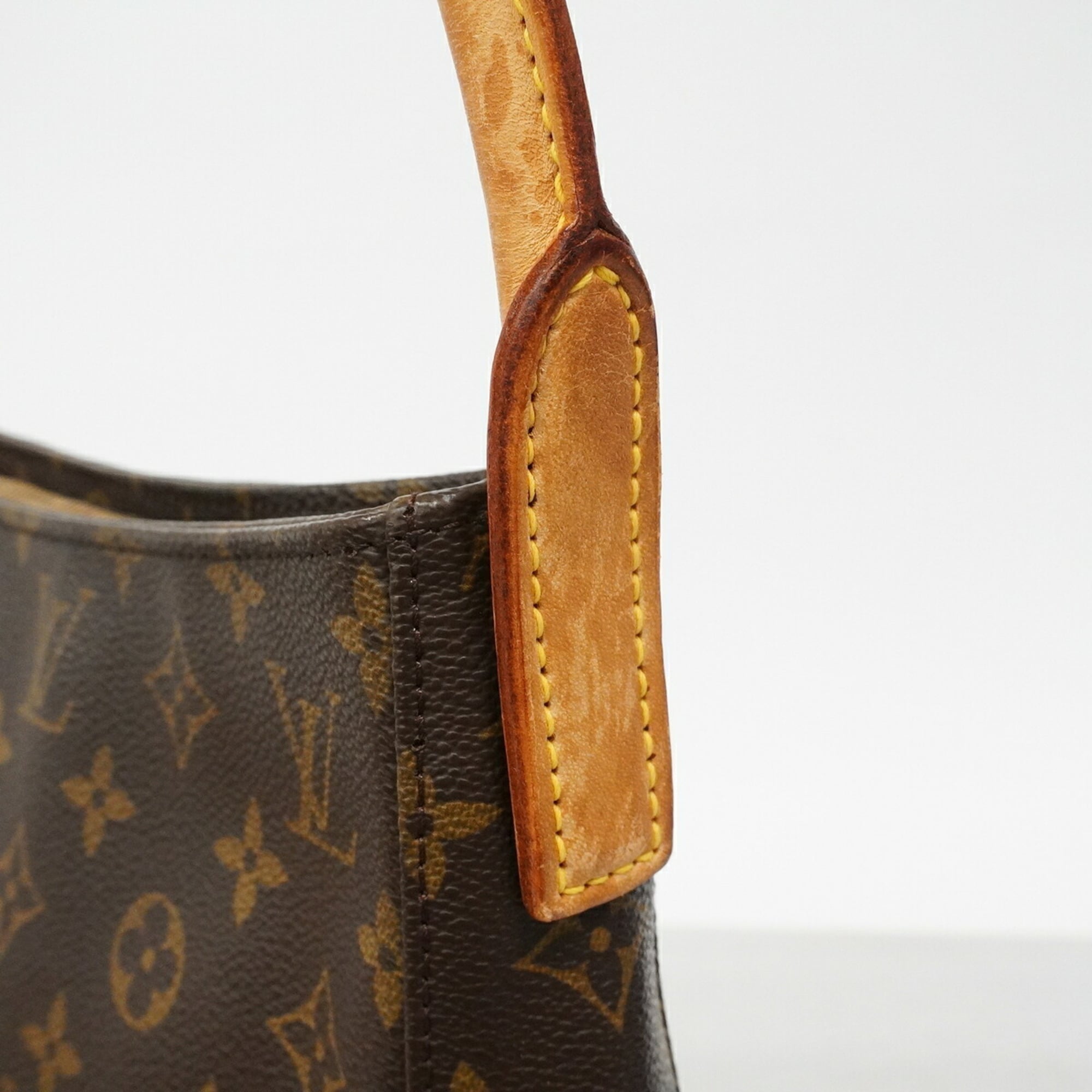 Louis Vuitton Brown Shoulder Bag (Pre-Owned)