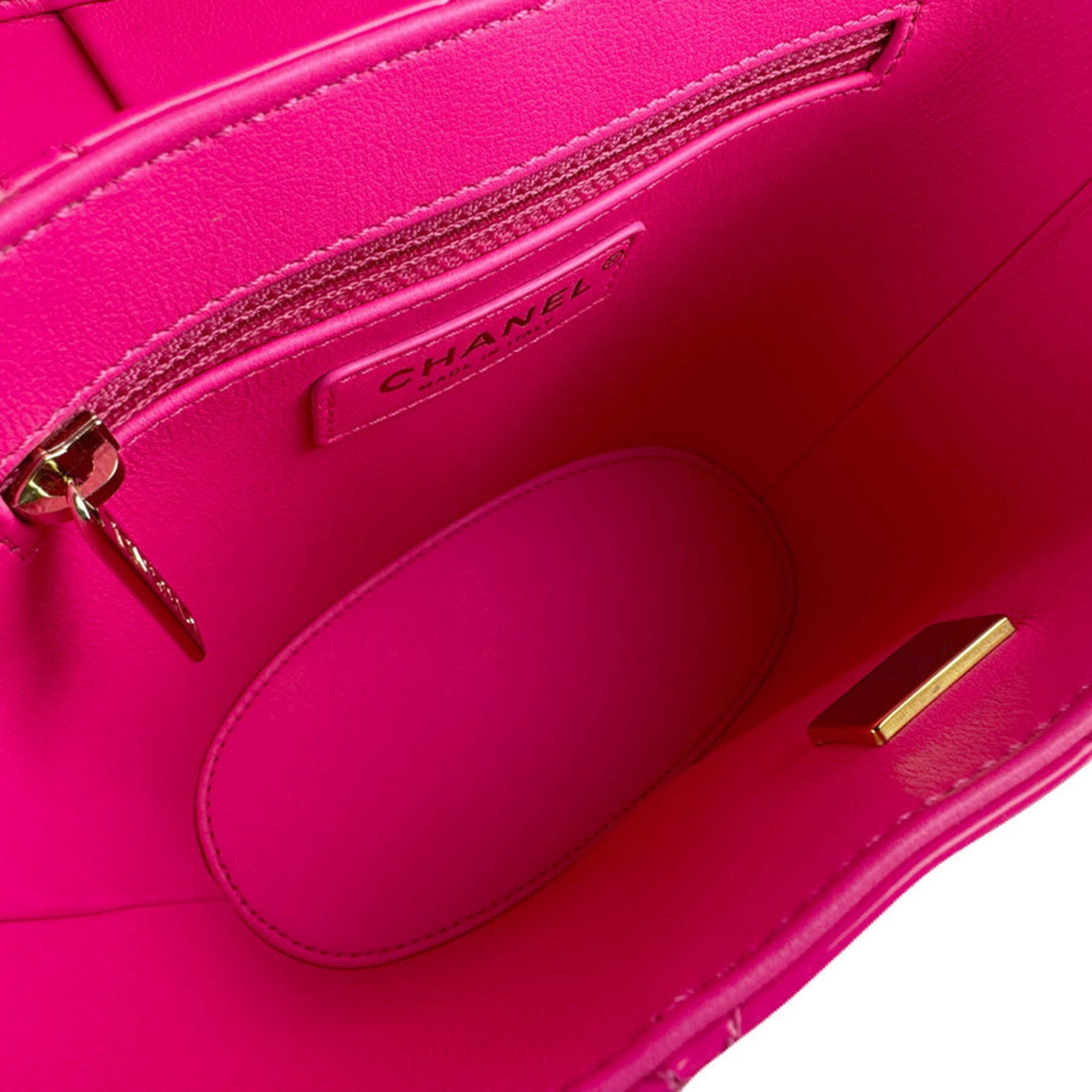 Chanel Pink Patent Leather Shoulder Bag (Pre-Owned)