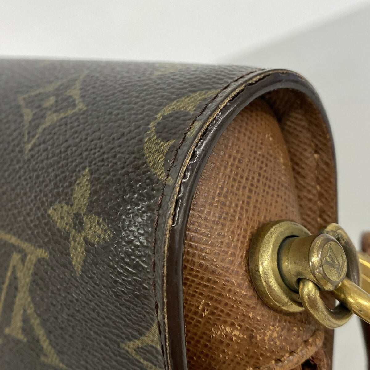 Louis Vuitton Brown Clutch Bag (Pre-Owned)