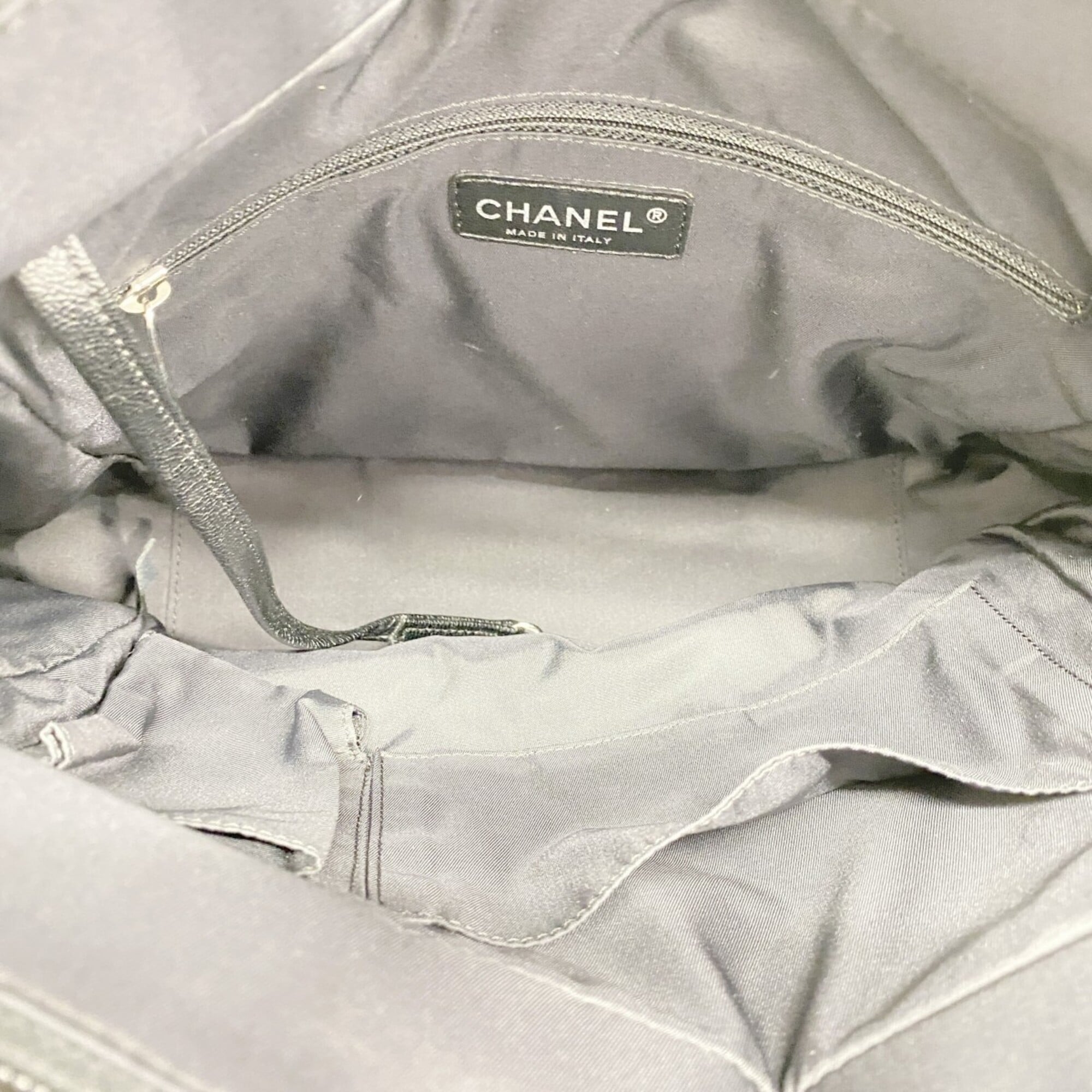 Chanel Black Nylon Canvas Tote Bag (Pre-Owned)