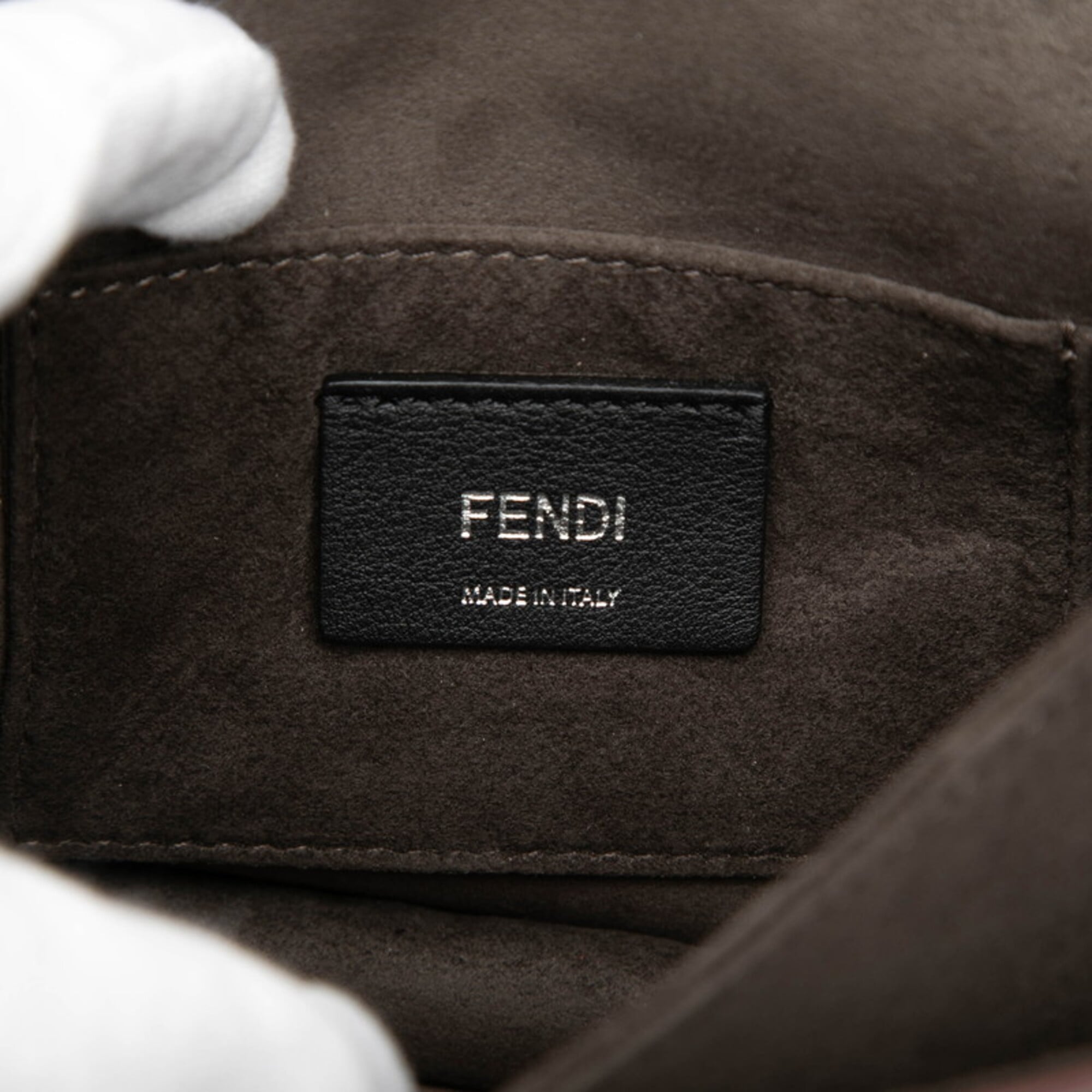 Fendi Silver Leather Shoulder Bag (Pre-Owned)