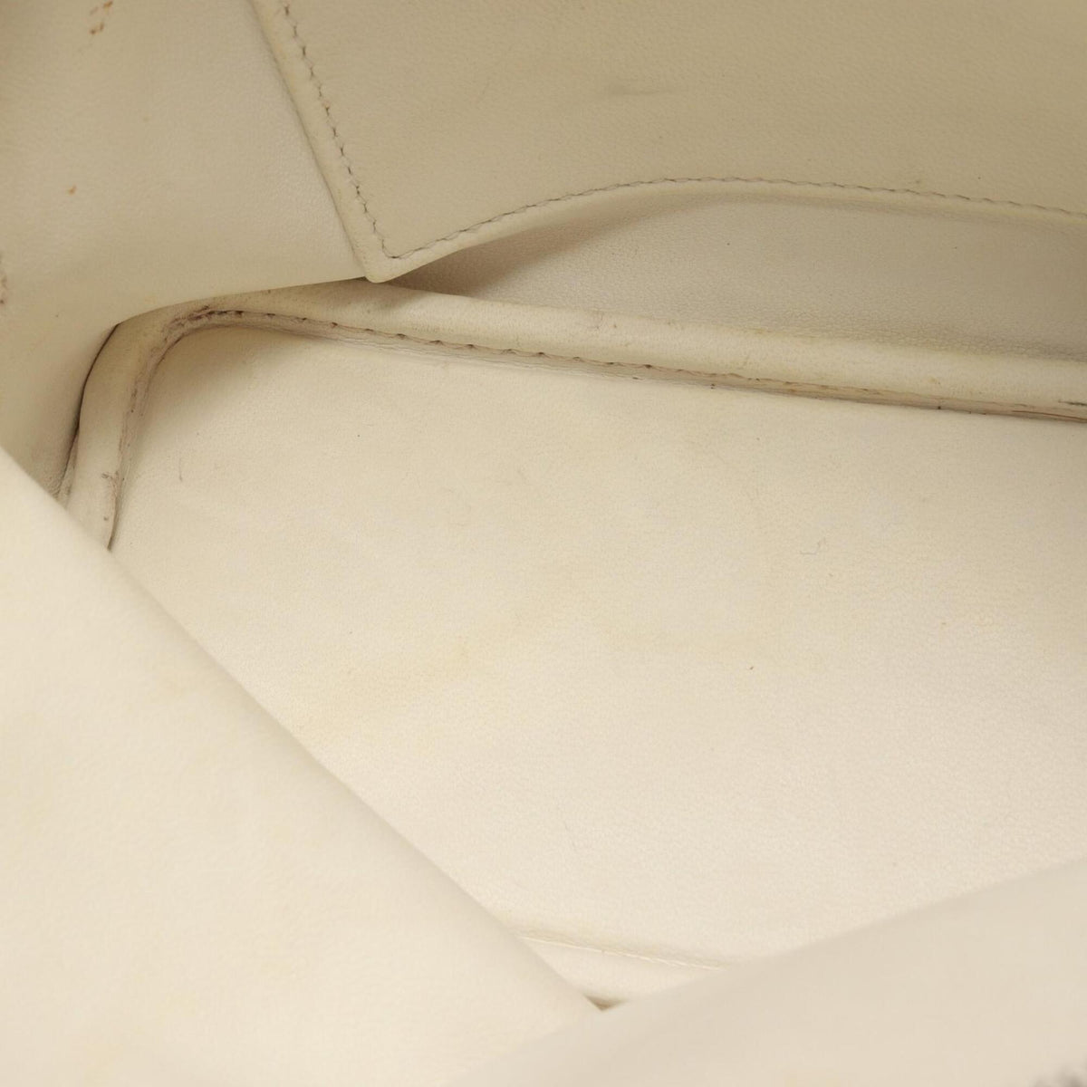 Hermes White Chevre Leather Handbag (Pre-Owned)