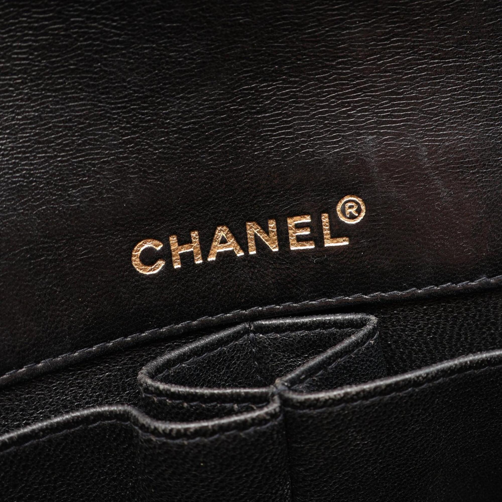 Chanel Black Leather Handbag Shoulder Bag (Pre-Owned)