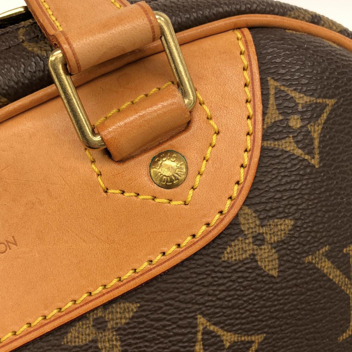 Louis Vuitton Marron Coated Canvas Handbag (Pre-Owned)