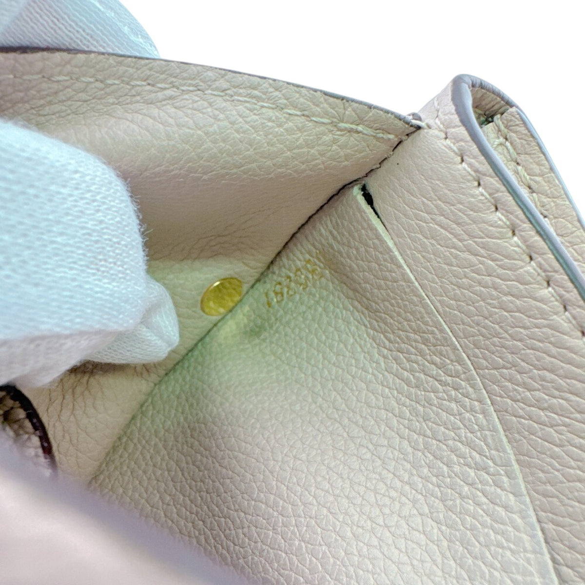 Louis Vuitton Beige Leather Wallet (Tri-Fold) (Pre-Owned)