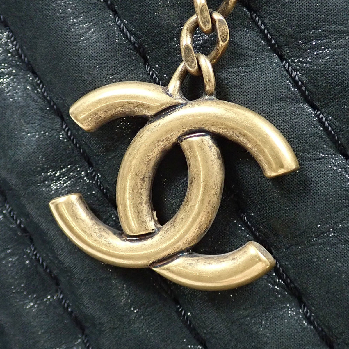 Chanel Black Leather Tote Bag (Pre-Owned)