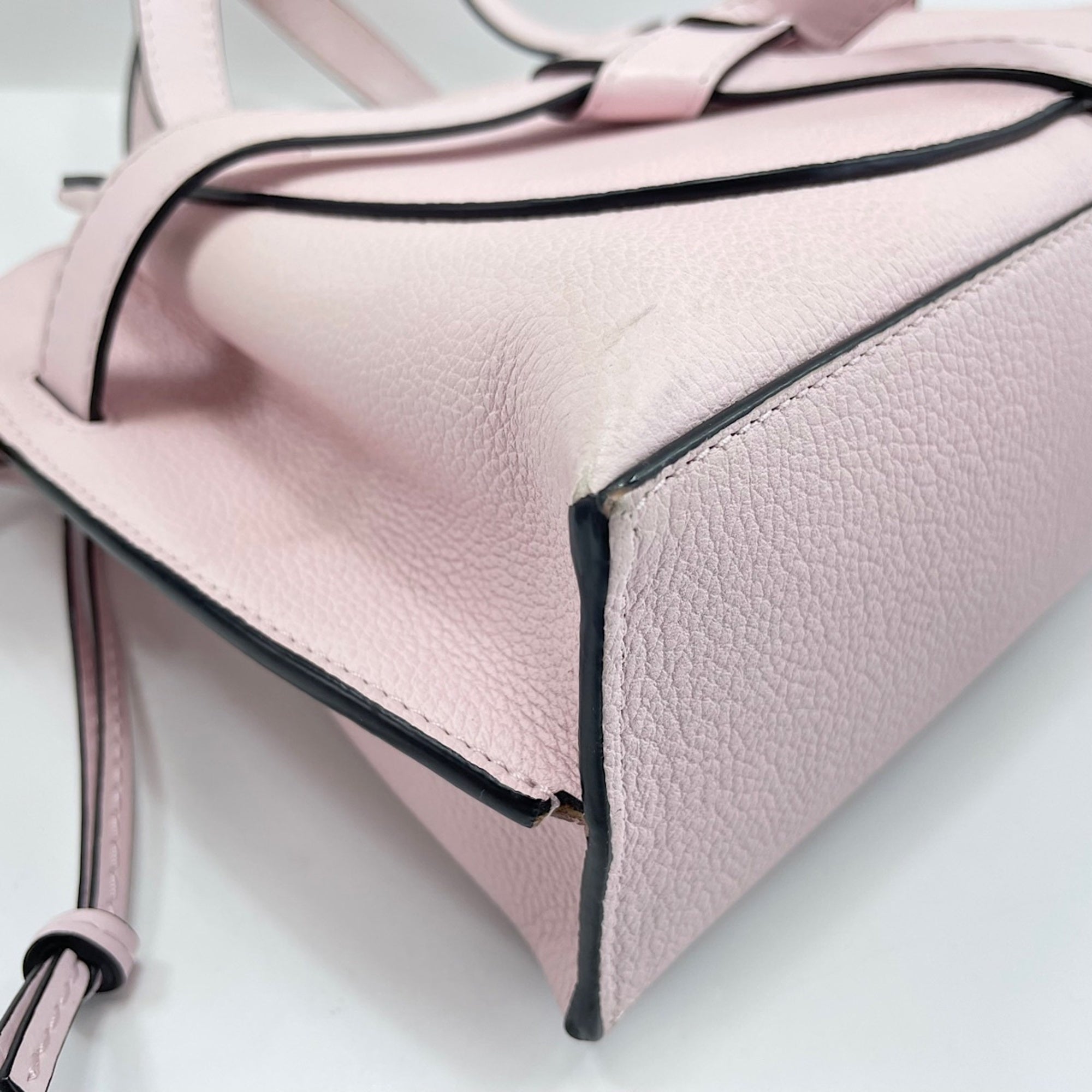 Loewe Pink Leather Handbag (Pre-Owned)
