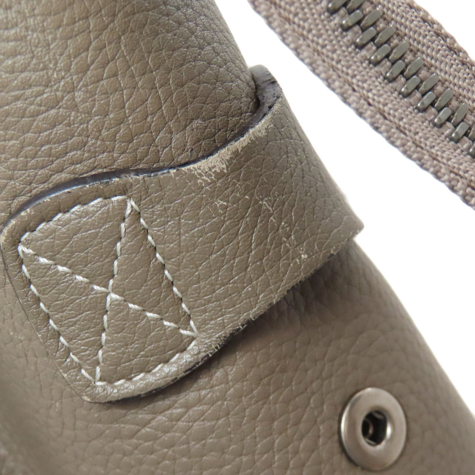 Celine Grayish Leather Handbag (Pre-Owned)