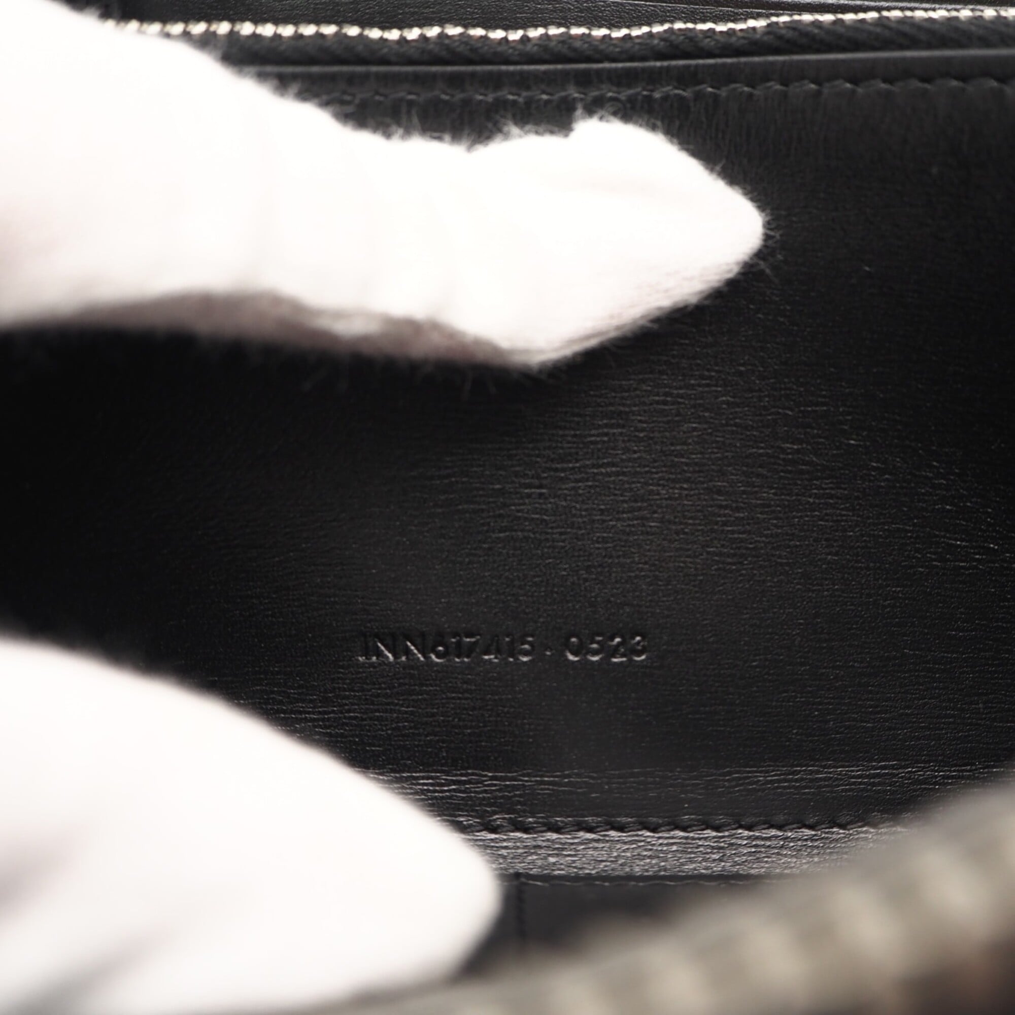 Yves Saint Laurent Black Leather Long Wallet (Bi-Fold) (Pre-Owned)