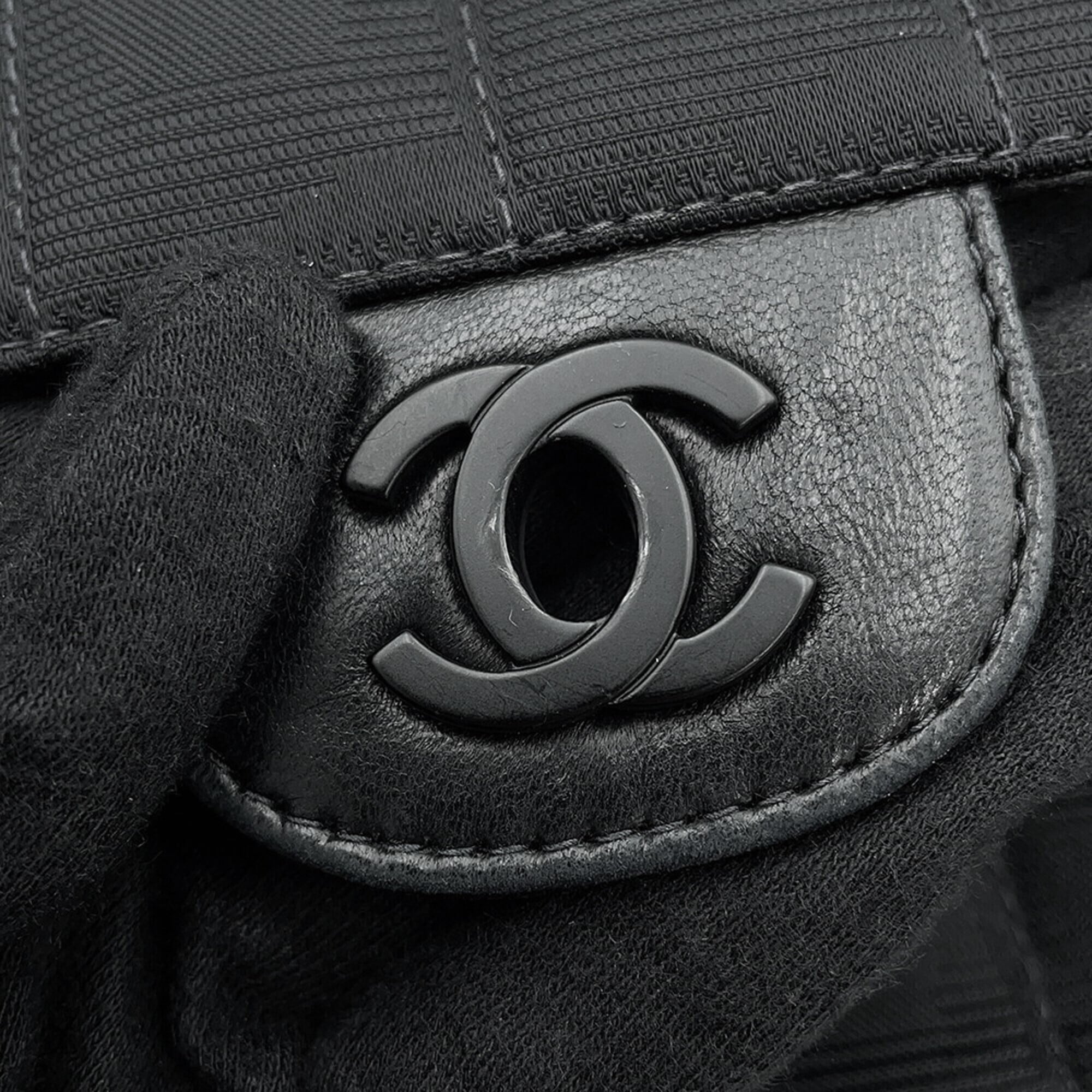 Chanel New Travel Line Black Nylon Handbag Shoulder Bag (Pre-Owned)