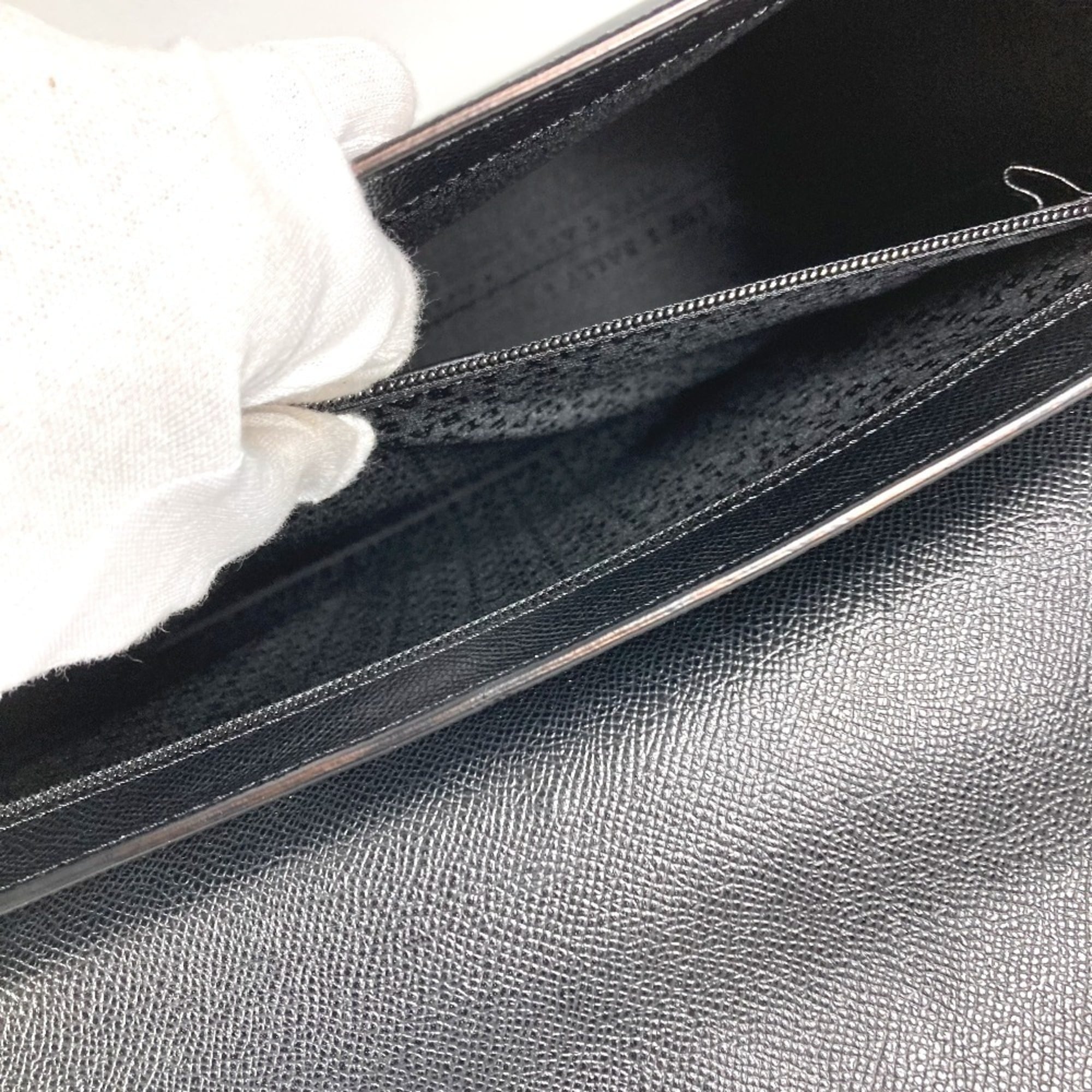 Bally Black Leather Briefcase Handbag (Pre-Owned)