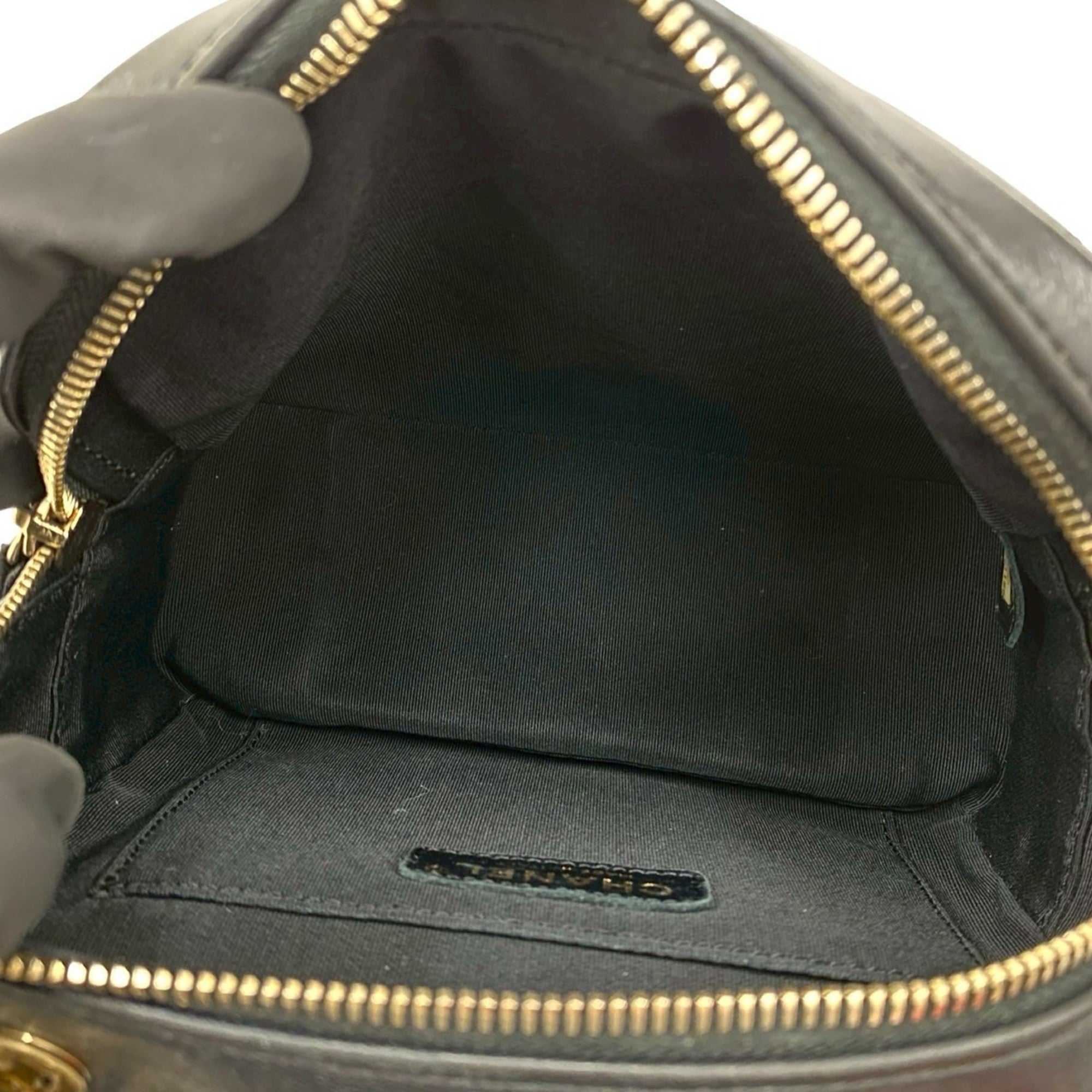 Chanel Black Leather Handbag Shoulder Bag (Pre-Owned)