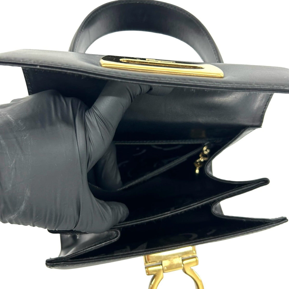 Salvatore Ferragamo Black Leather Handbag Shoulder Bag (Pre-Owned)