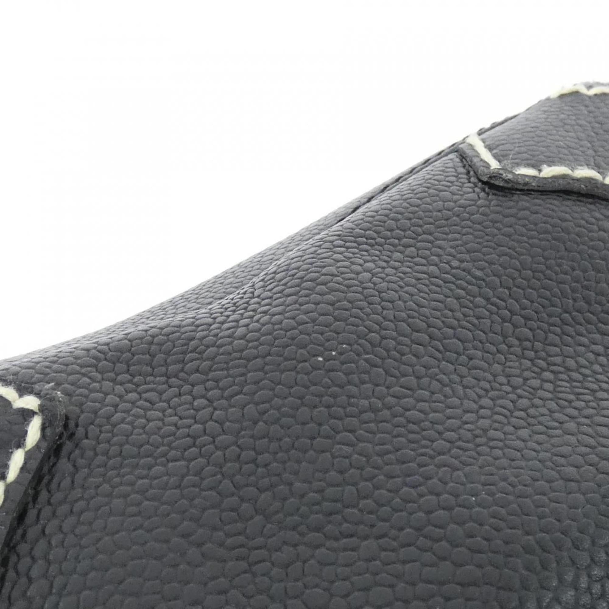 Chanel Black Grained Calfskin Shoulder Bag (Pre-Owned)