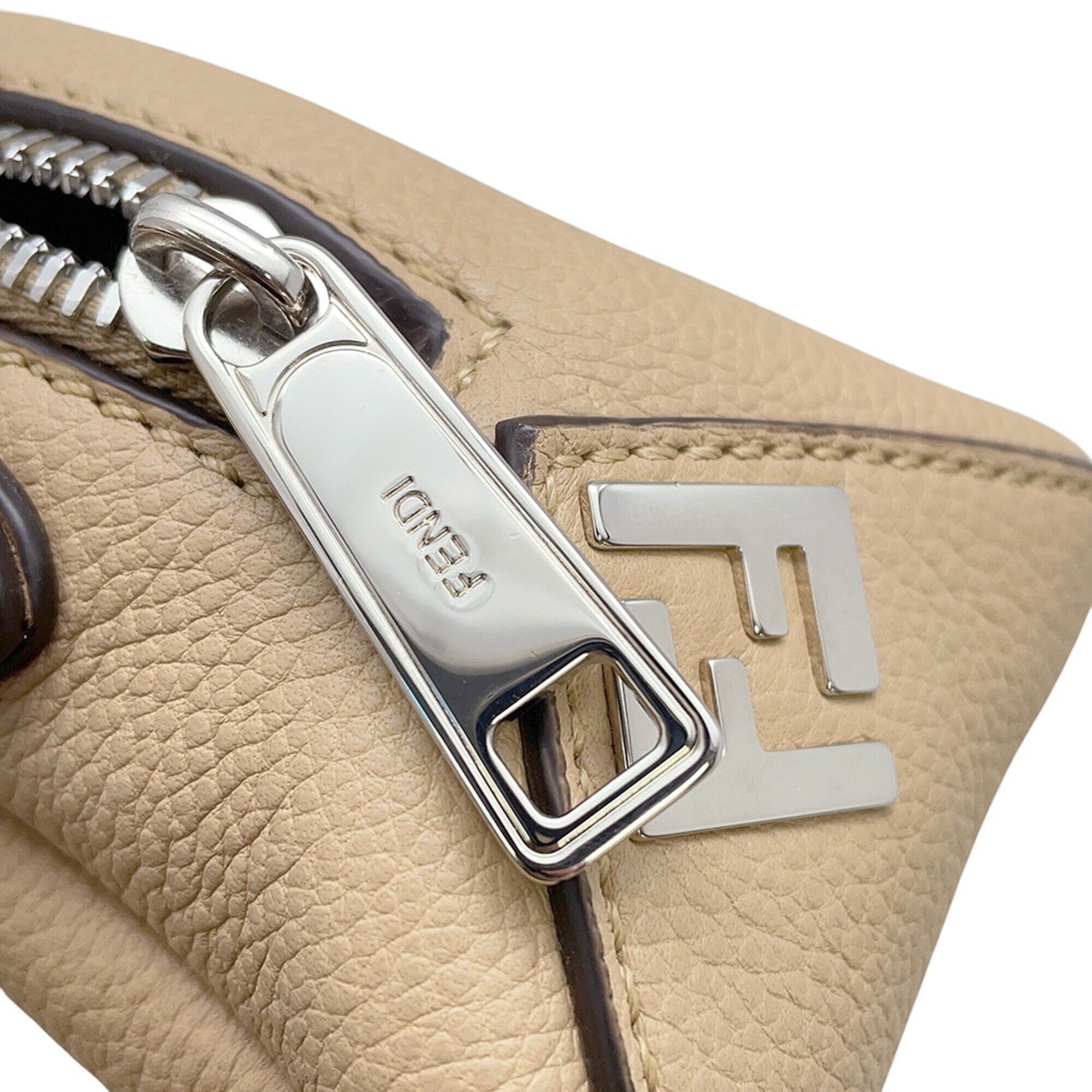 Fendi Beige Leather Handbag Shoulder Bag (Pre-Owned)