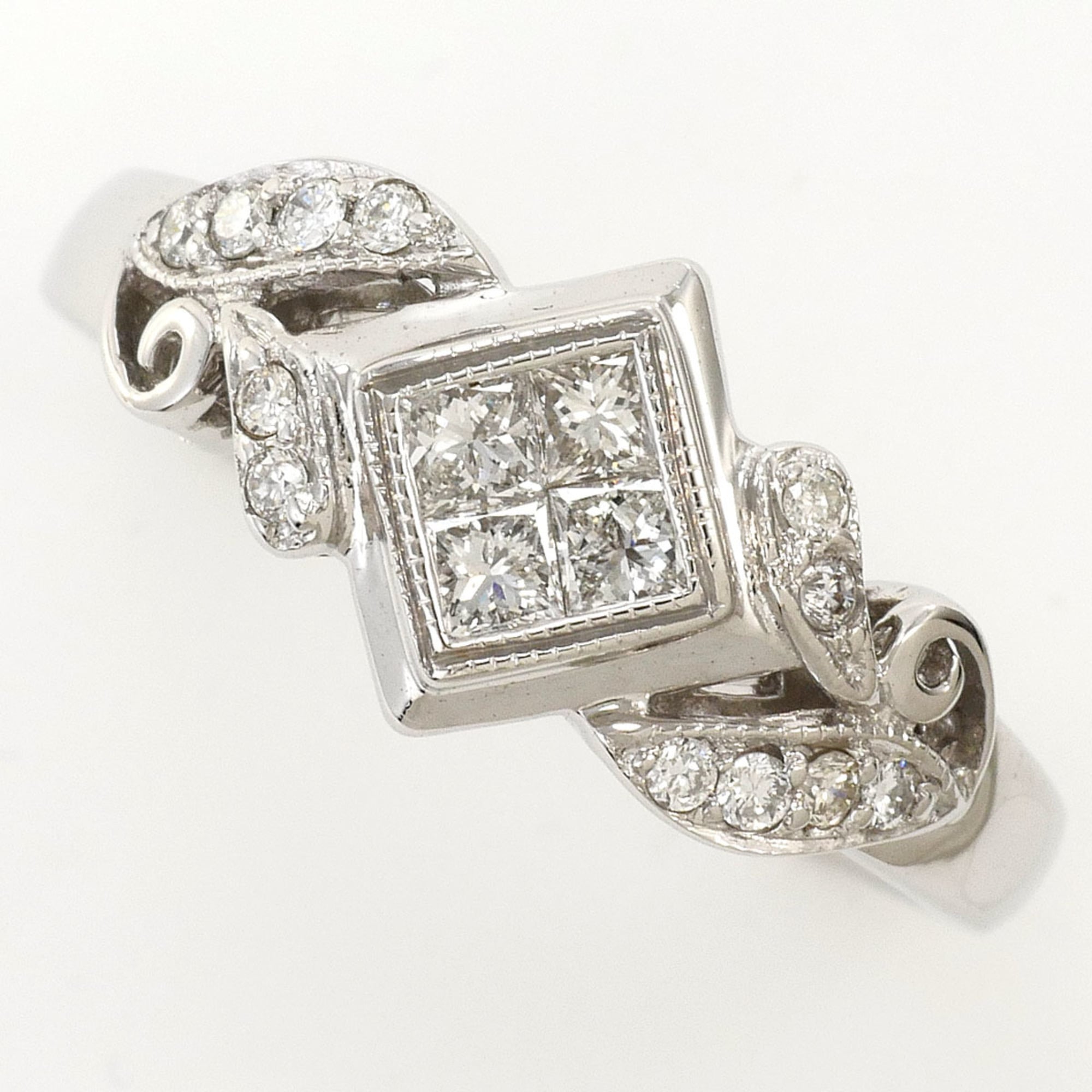 Unbranded White Gold White Gold (18K) Band Ring (Pre-Owned)