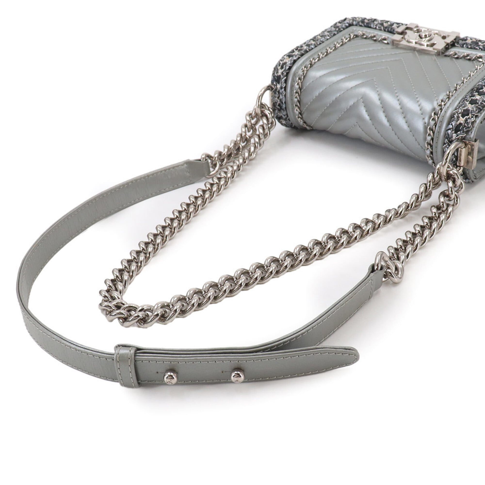 Chanel Boy Chanel Silver Tweed Leather Handbag Shoulder Bag (Pre-Owned)