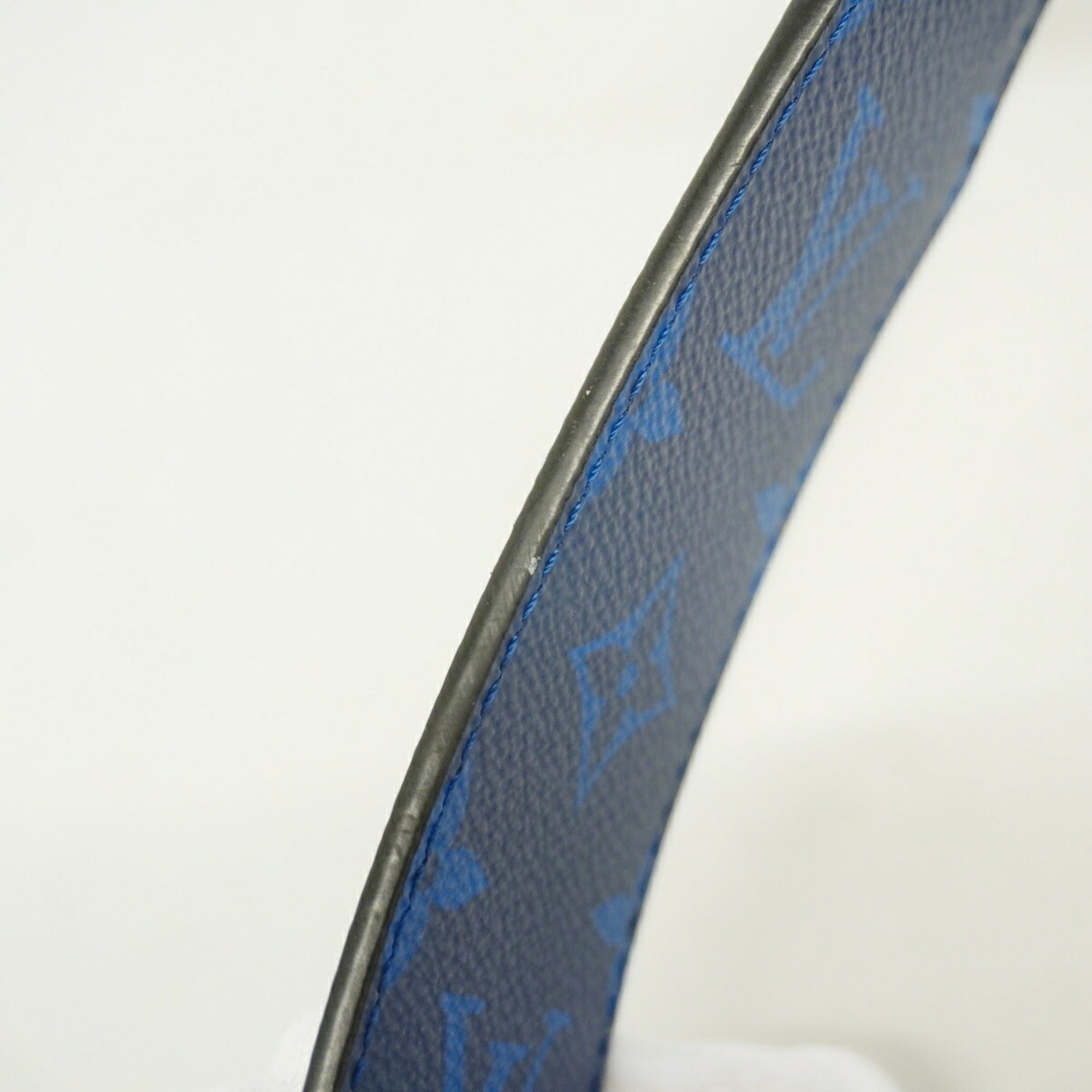 Louis Vuitton Cobalt Shoulder Bag (Pre-Owned)