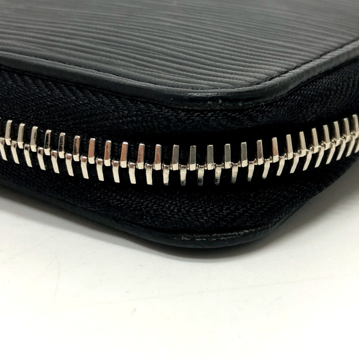 Louis Vuitton Epi Black Epi Leather Long Wallet (Bi-Fold) (Pre-Owned)