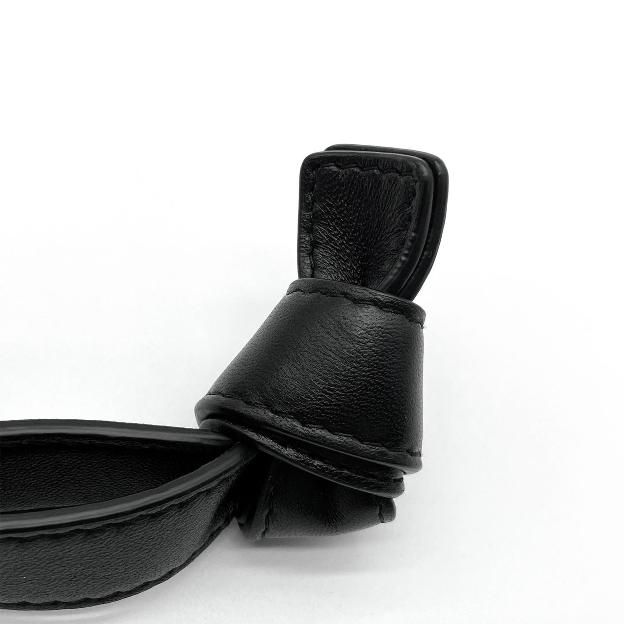 Bottega Veneta Black Leather Shoulder Bag (Pre-Owned)