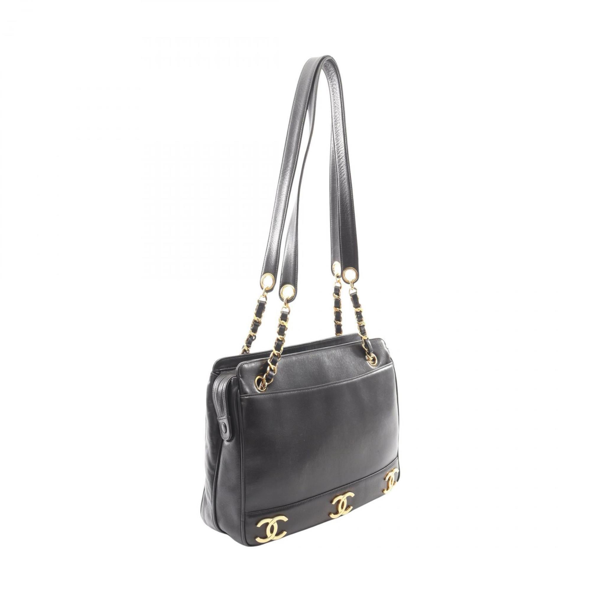 Chanel Black Leather Tote Bag (Pre-Owned)