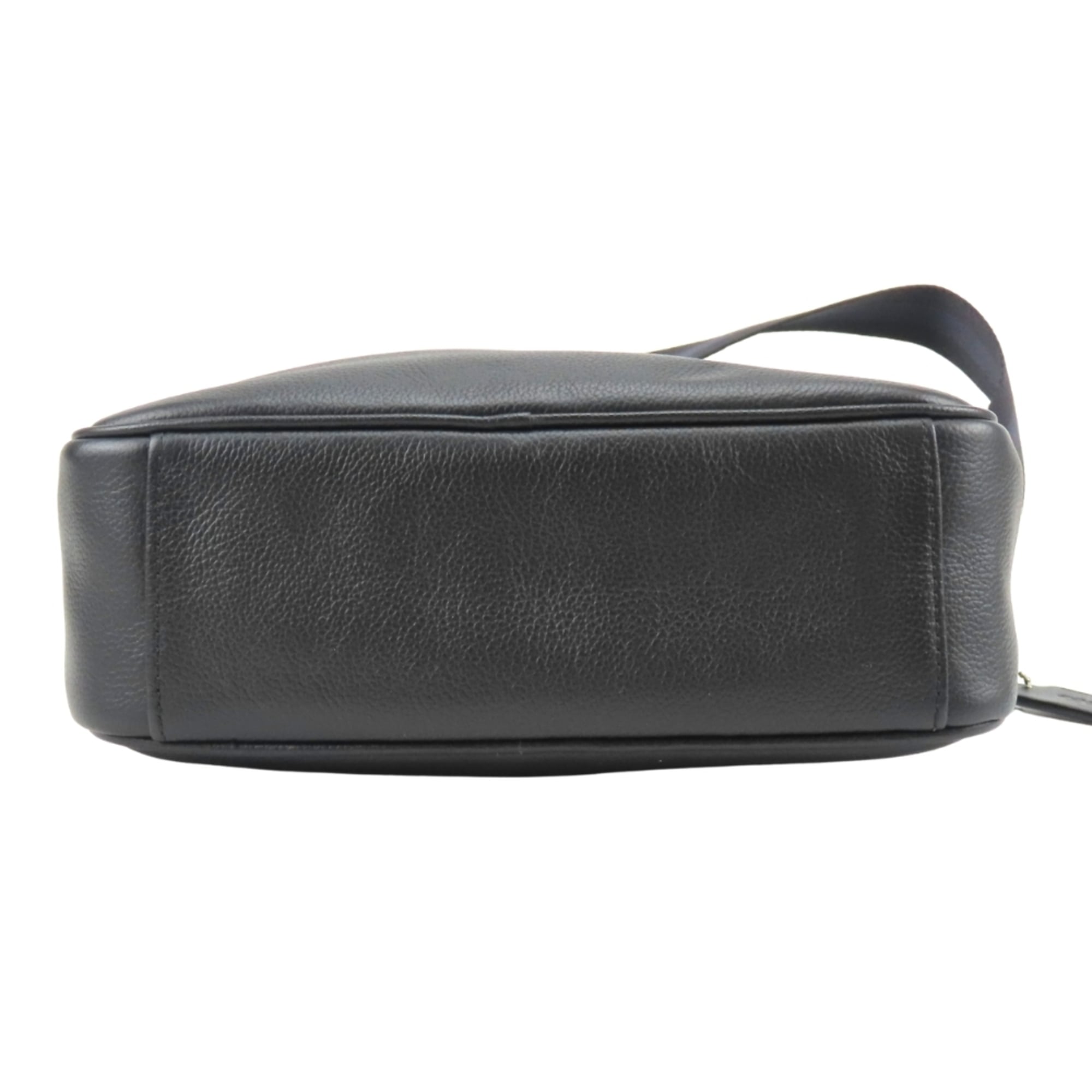 Coach Black Leather Shoulder Bag (Pre-Owned)