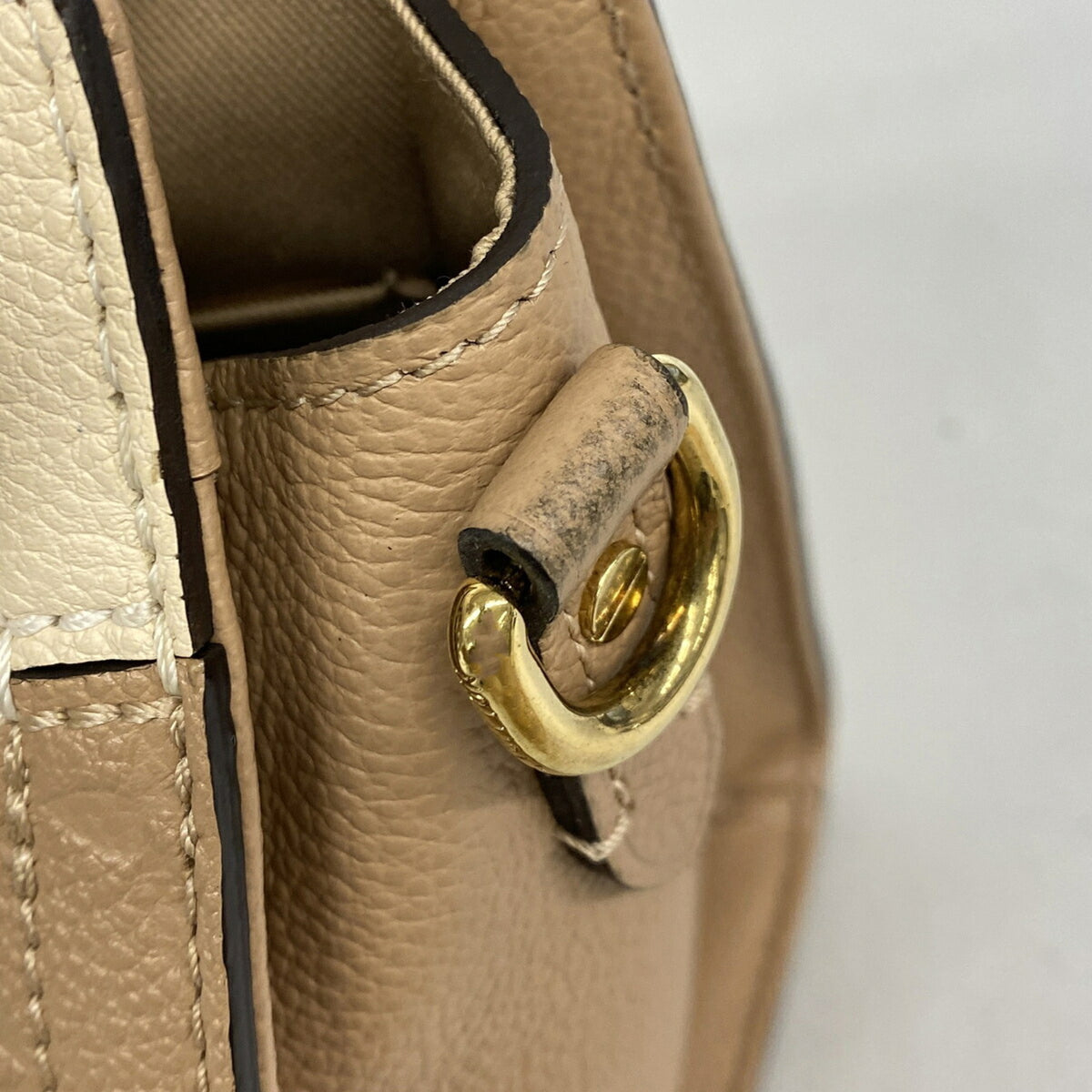 Louis Vuitton Beige Handbag (Pre-Owned)