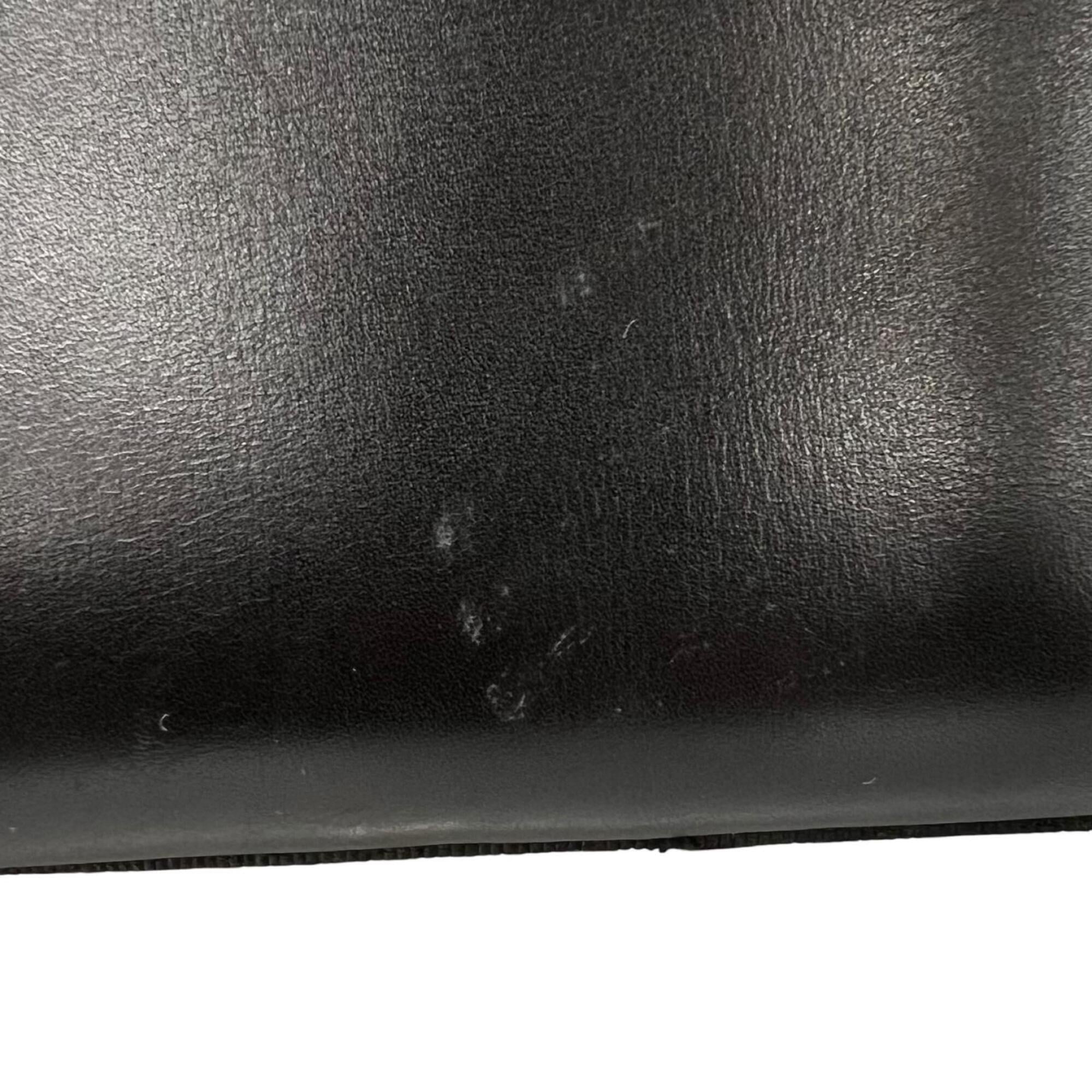 Salvatore Ferragamo Black Leather Shoulder Bag (Pre-Owned)