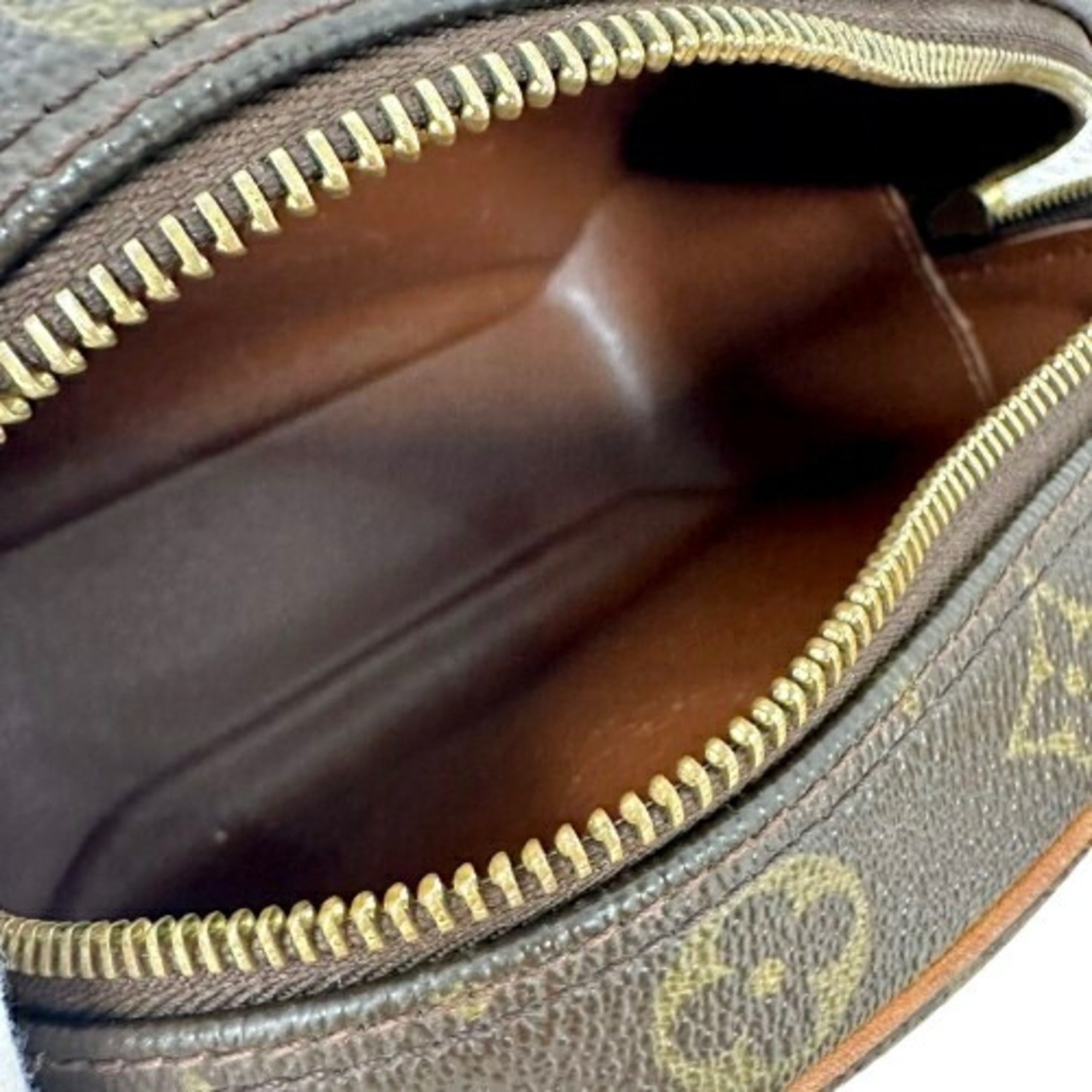 Louis Vuitton Brown Leather Shoulder Bag (Pre-Owned)