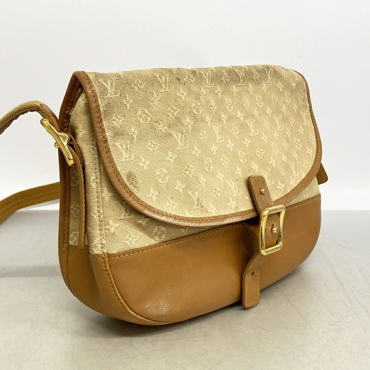 Louis Vuitton Beige Shoulder Bag (Pre-Owned)