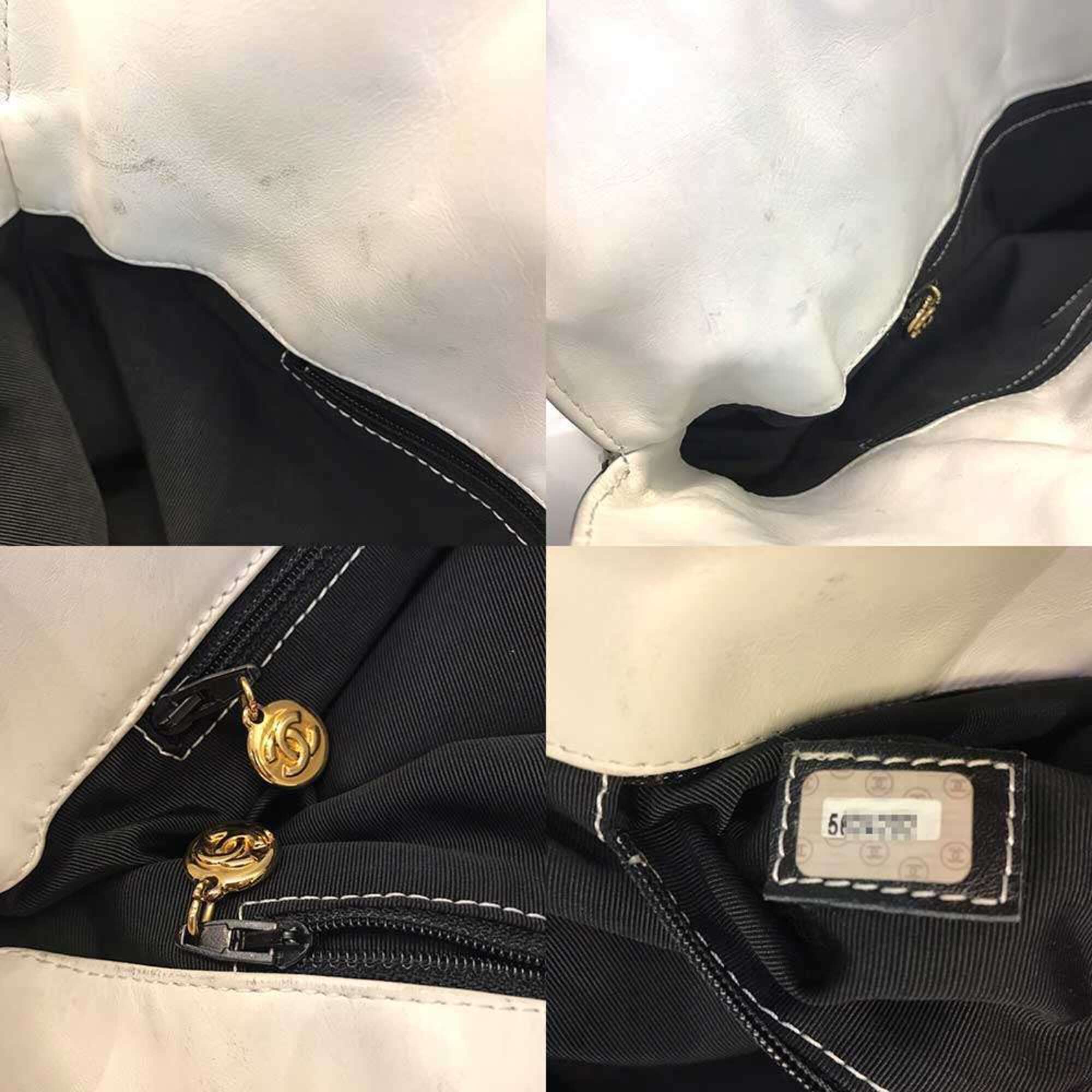 Chanel White Leather Tote Bag (Pre-Owned)