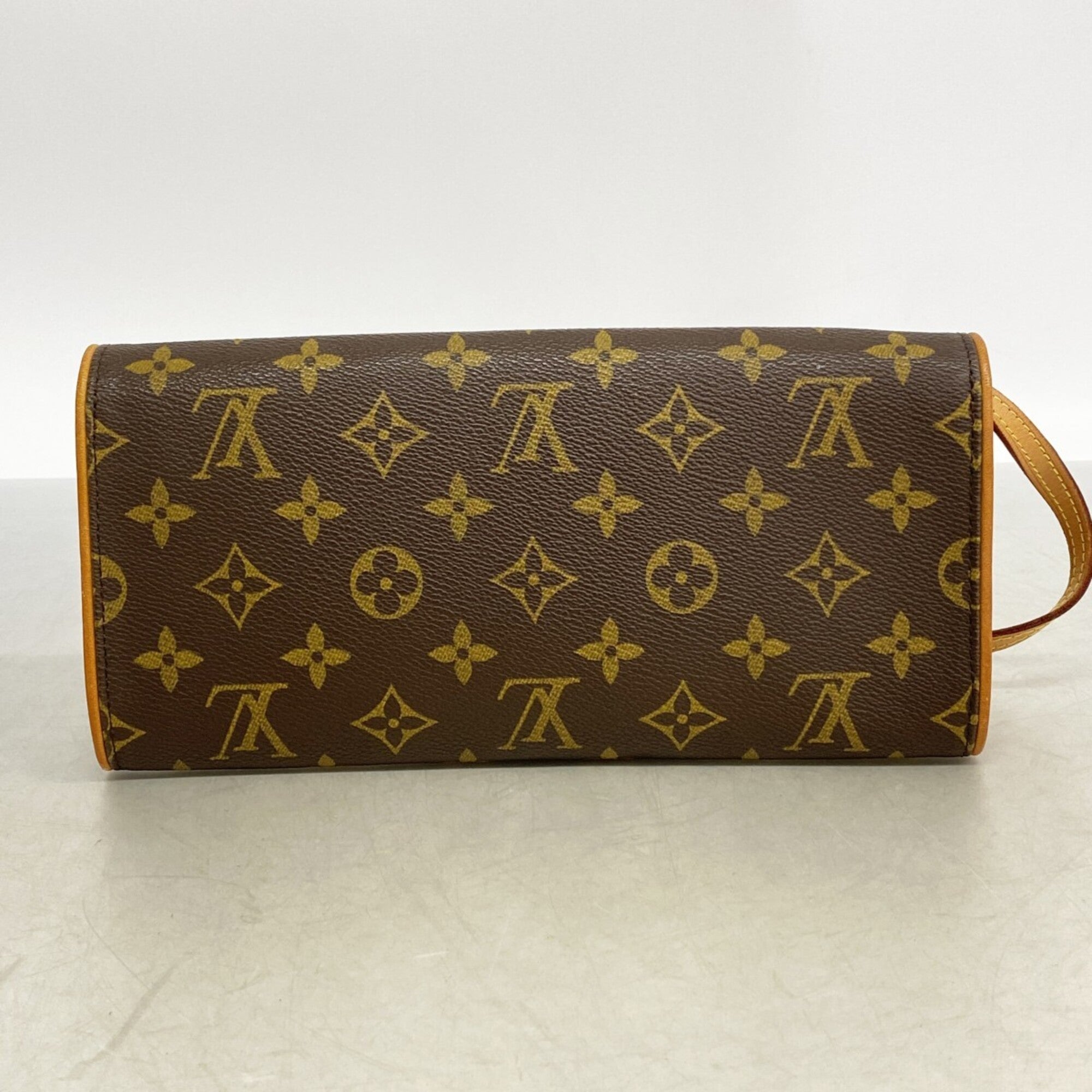 Louis Vuitton Brown Shoulder Bag (Pre-Owned)
