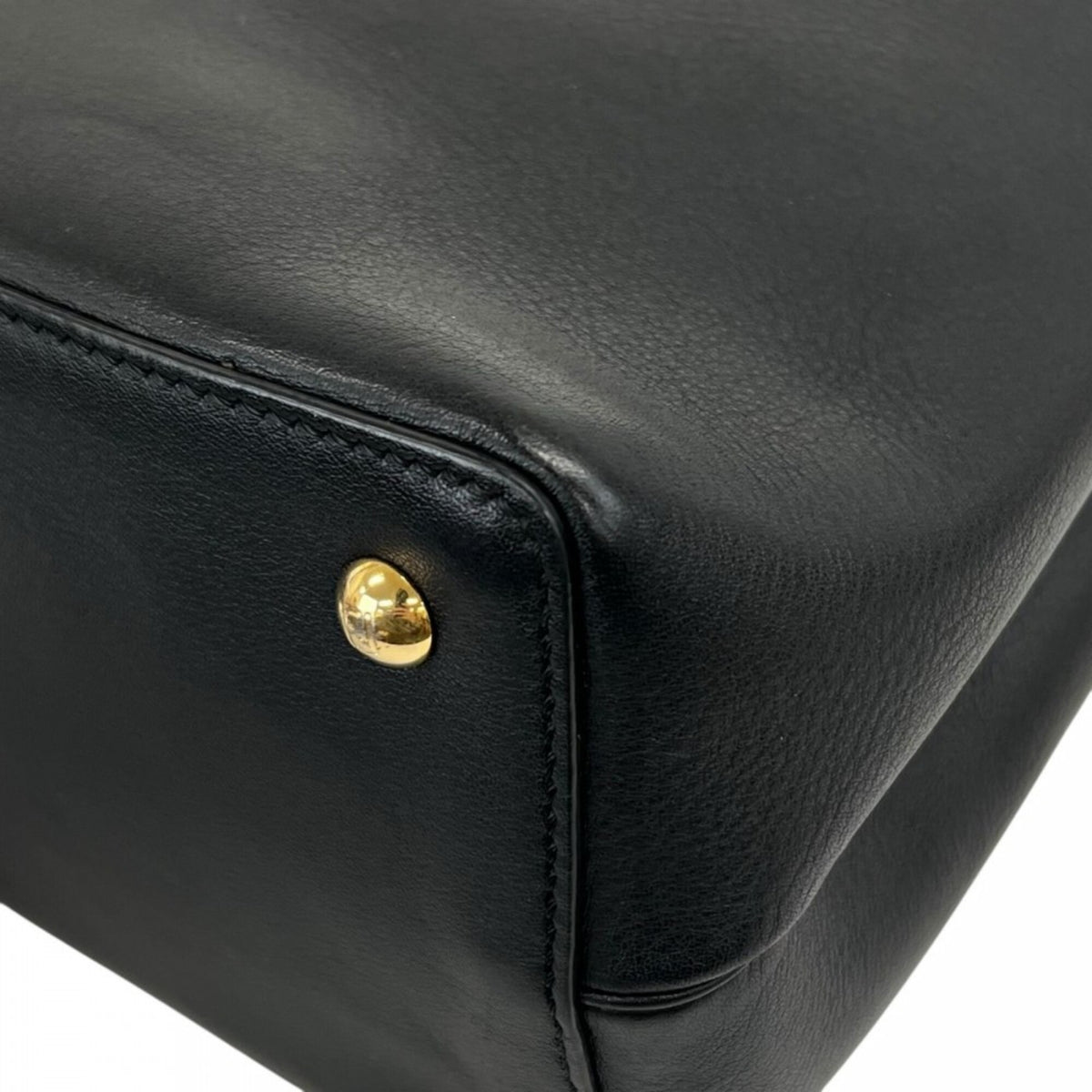 Fendi Black White Leather Handbag (Pre-Owned)