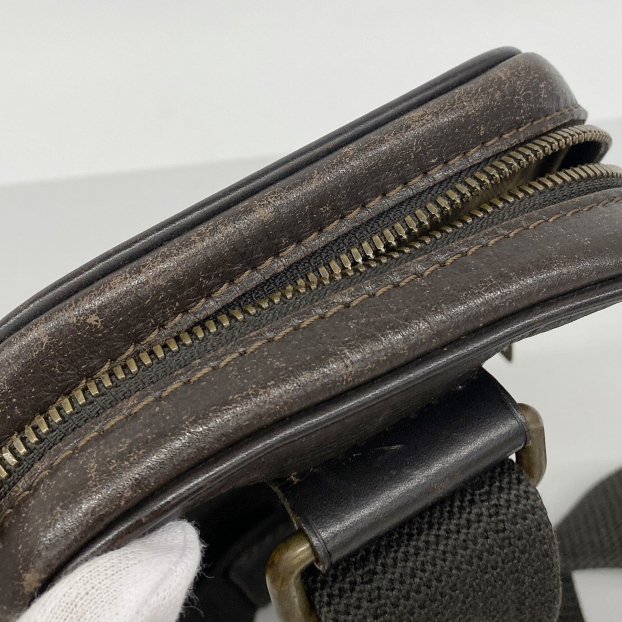 Louis Vuitton Coffee Sling Bag (Pre-Owned)