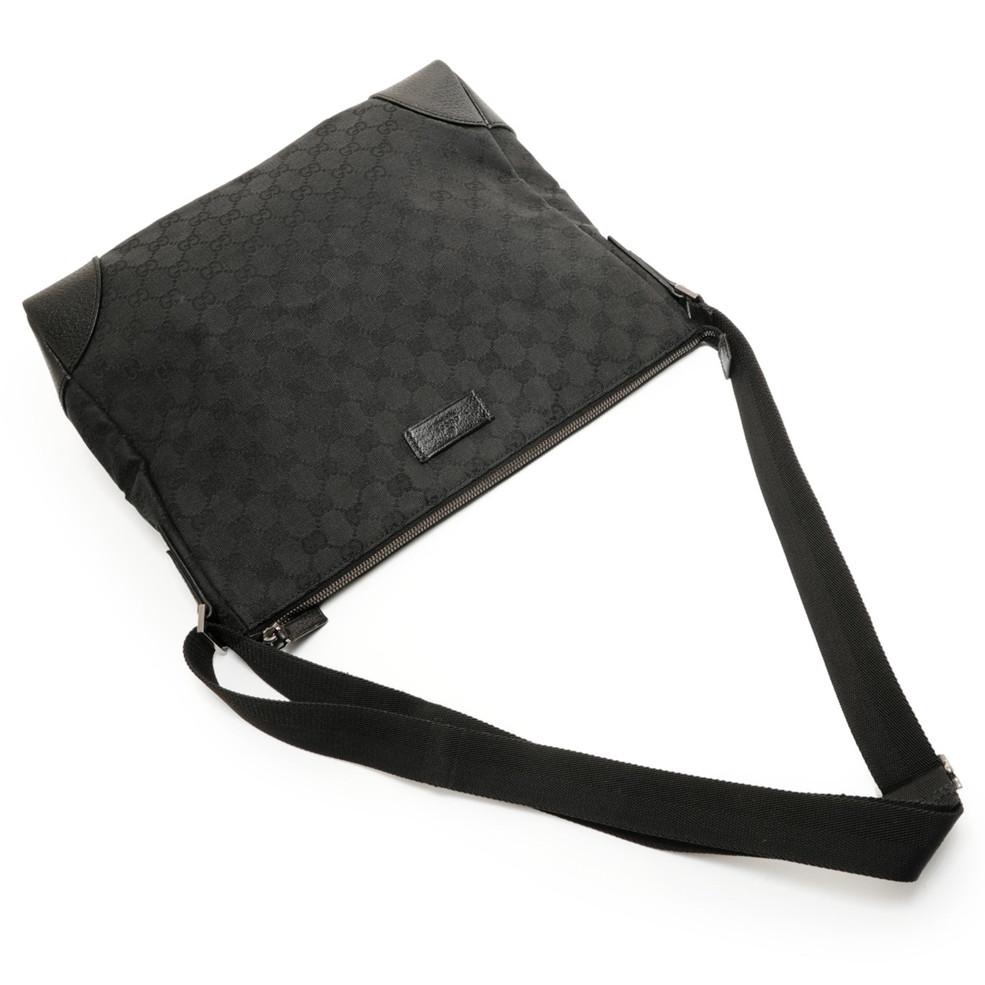 Gucci Gg Canvas Black Gg Canvas Shoulder Bag (Pre-Owned)