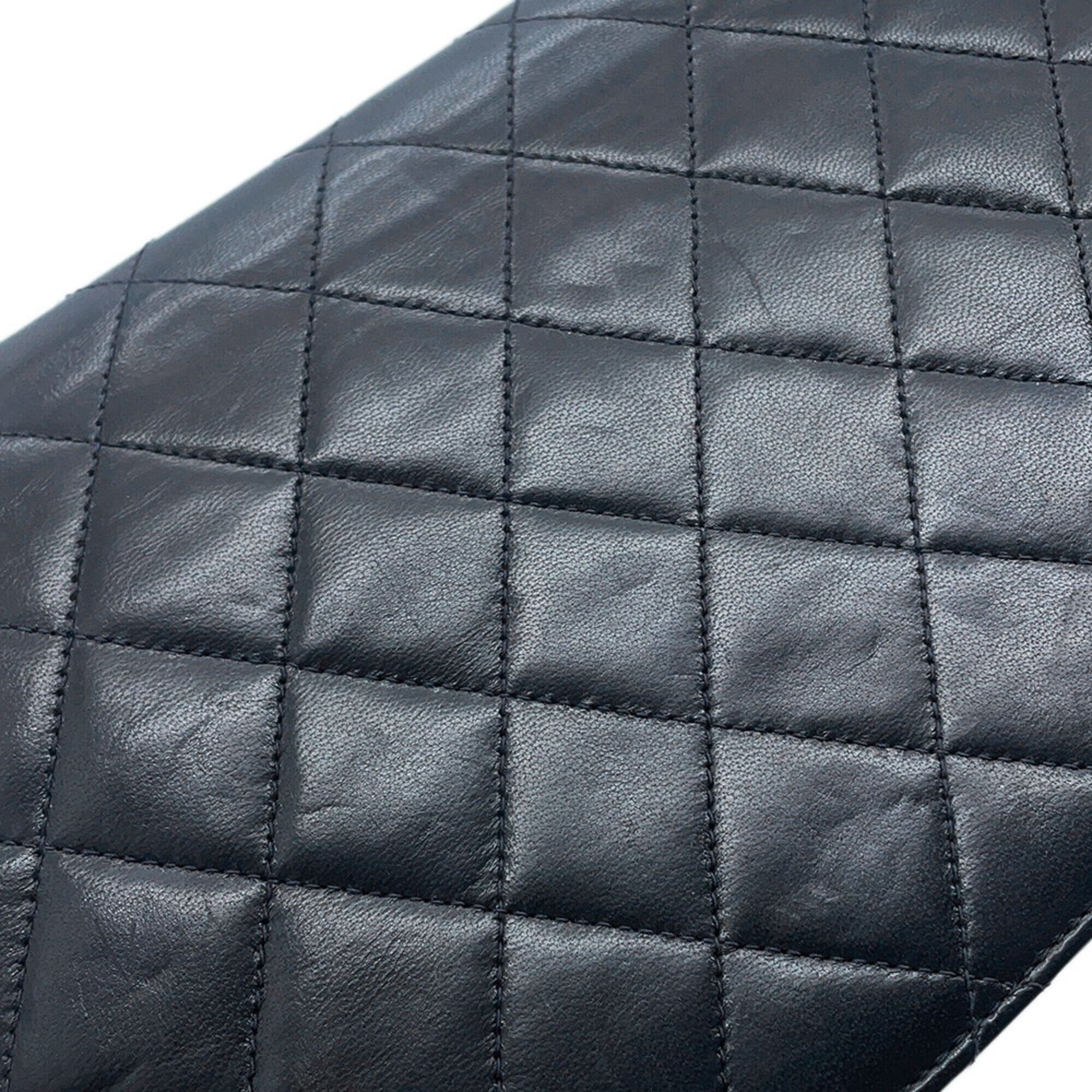 Chanel Black Leather Shoulder Bag (Pre-Owned)