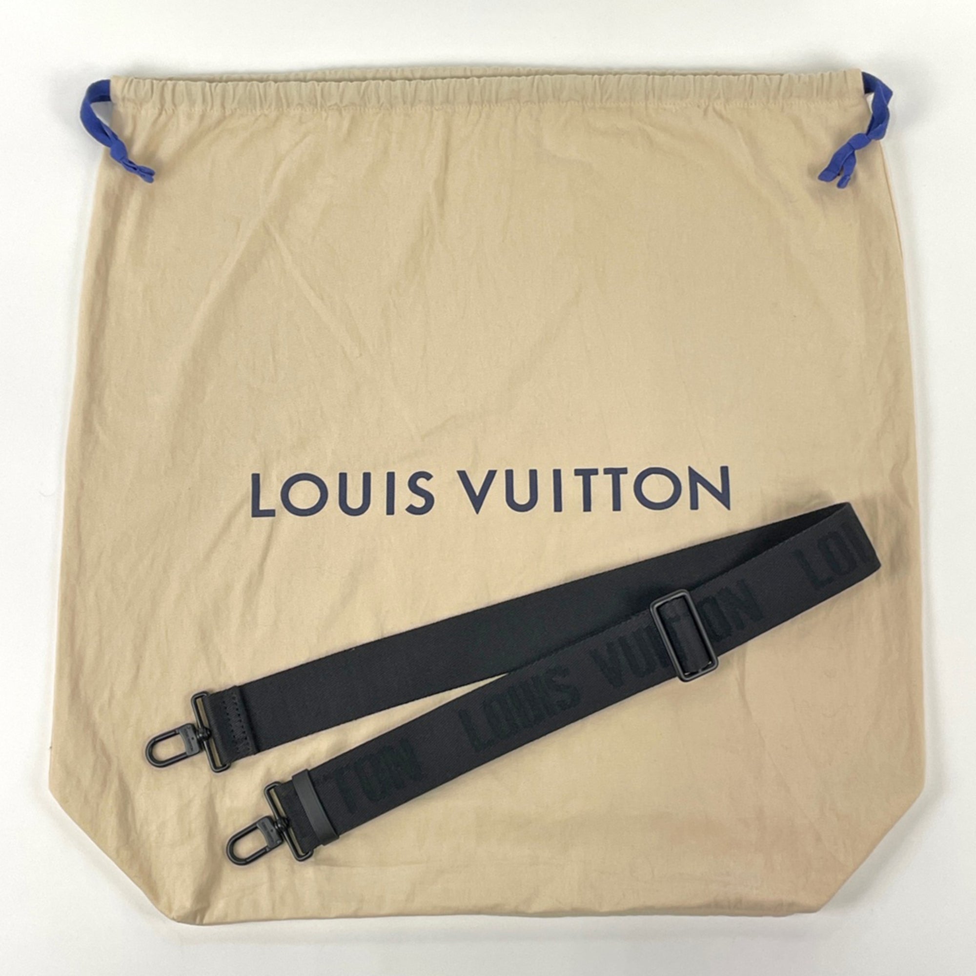 Louis Vuitton Black Noir Monogram Eclipse Handbag (Pre-Owned)