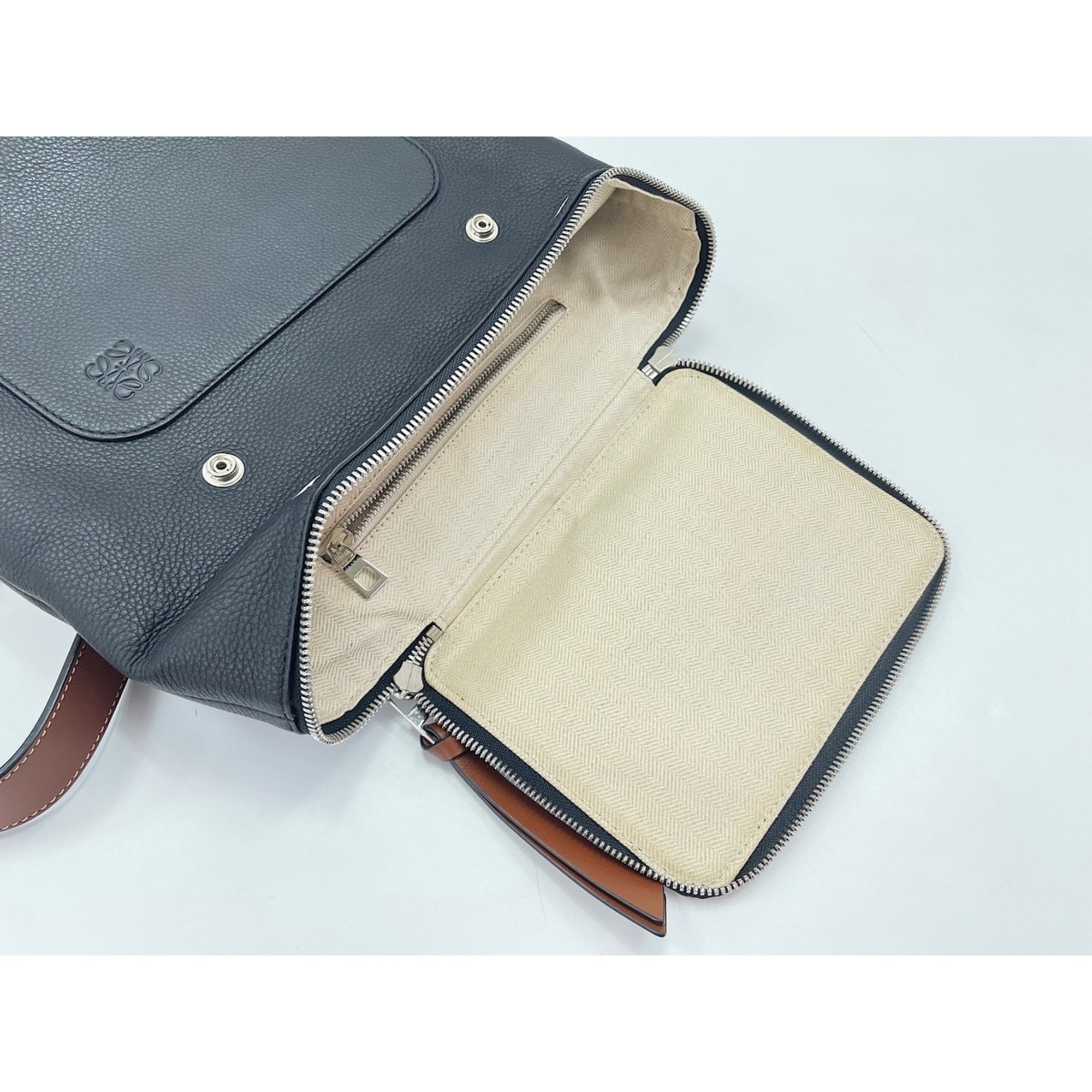 Loewe Black Leather Backpack (Pre-Owned)