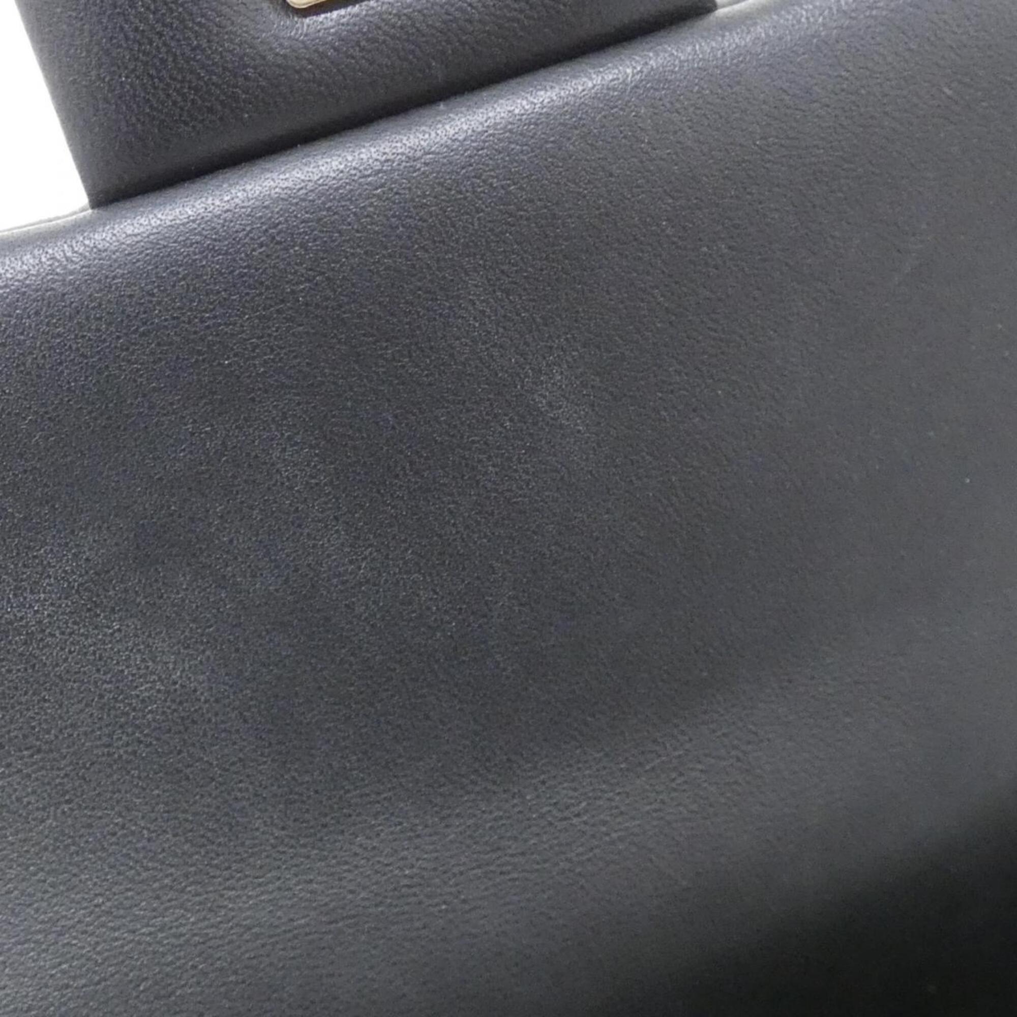 Chanel Black Leather Shoulder Bag (Pre-Owned)