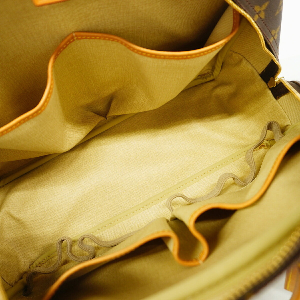 Louis Vuitton Brown Handbag (Pre-Owned)