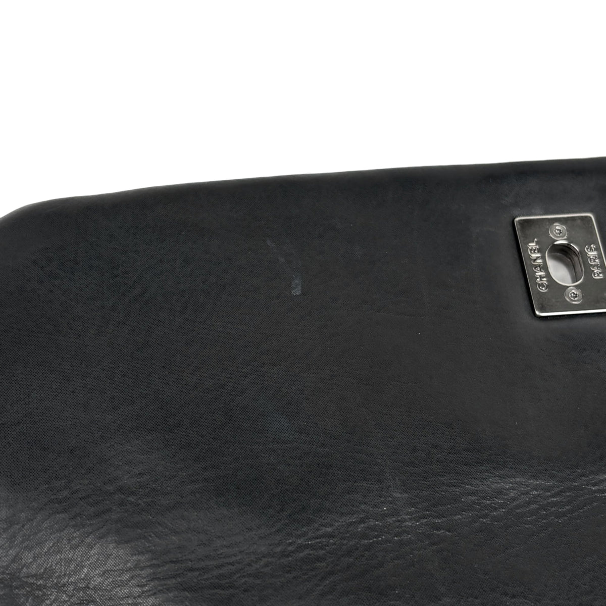 Chanel Black Leather Shoulder Bag (Pre-Owned)