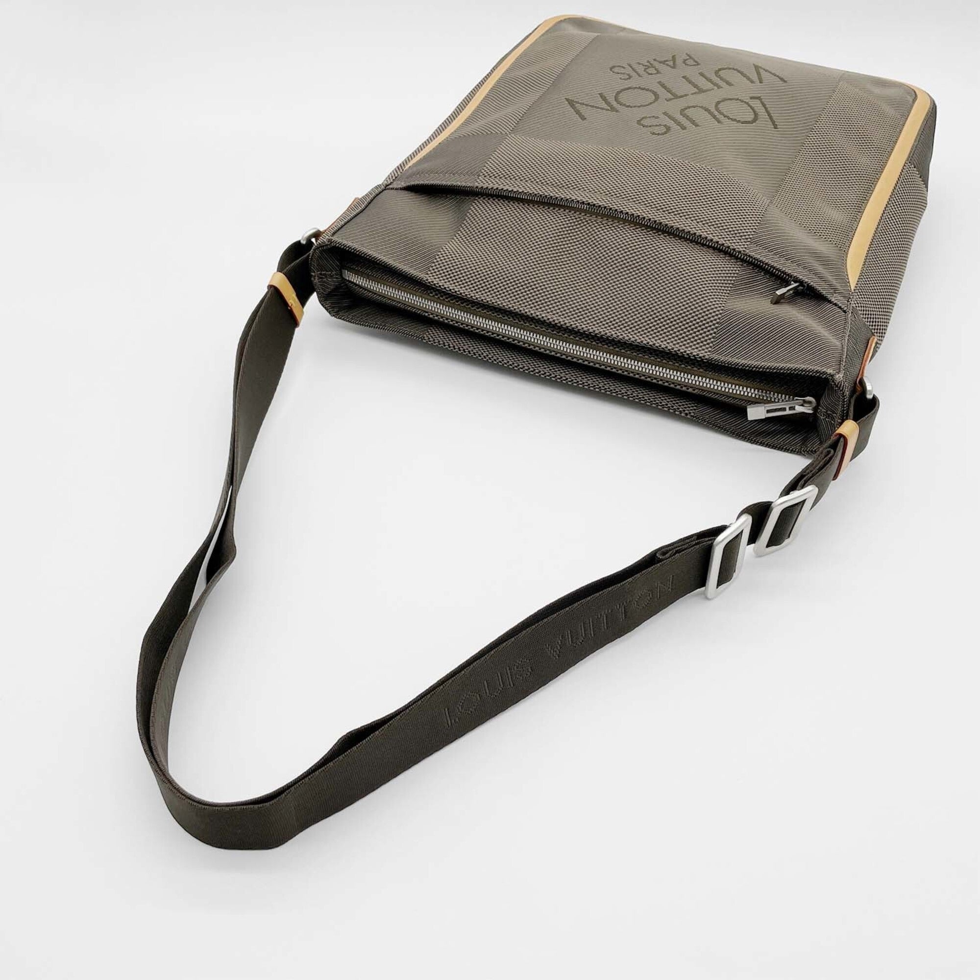 Louis Vuitton Beige Brown Canvas Leather Shoulder Bag (Pre-Owned)