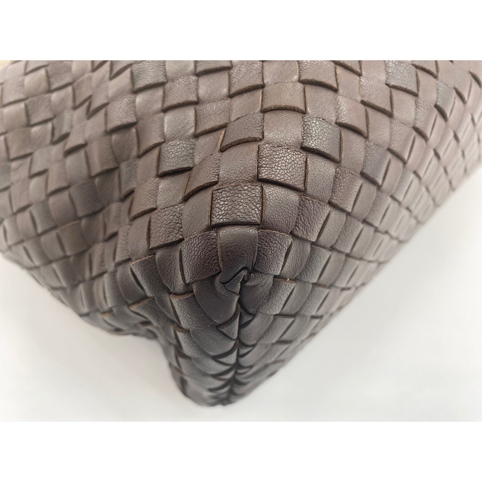 Bottega Veneta Brown Shoulder Bag (Pre-Owned)